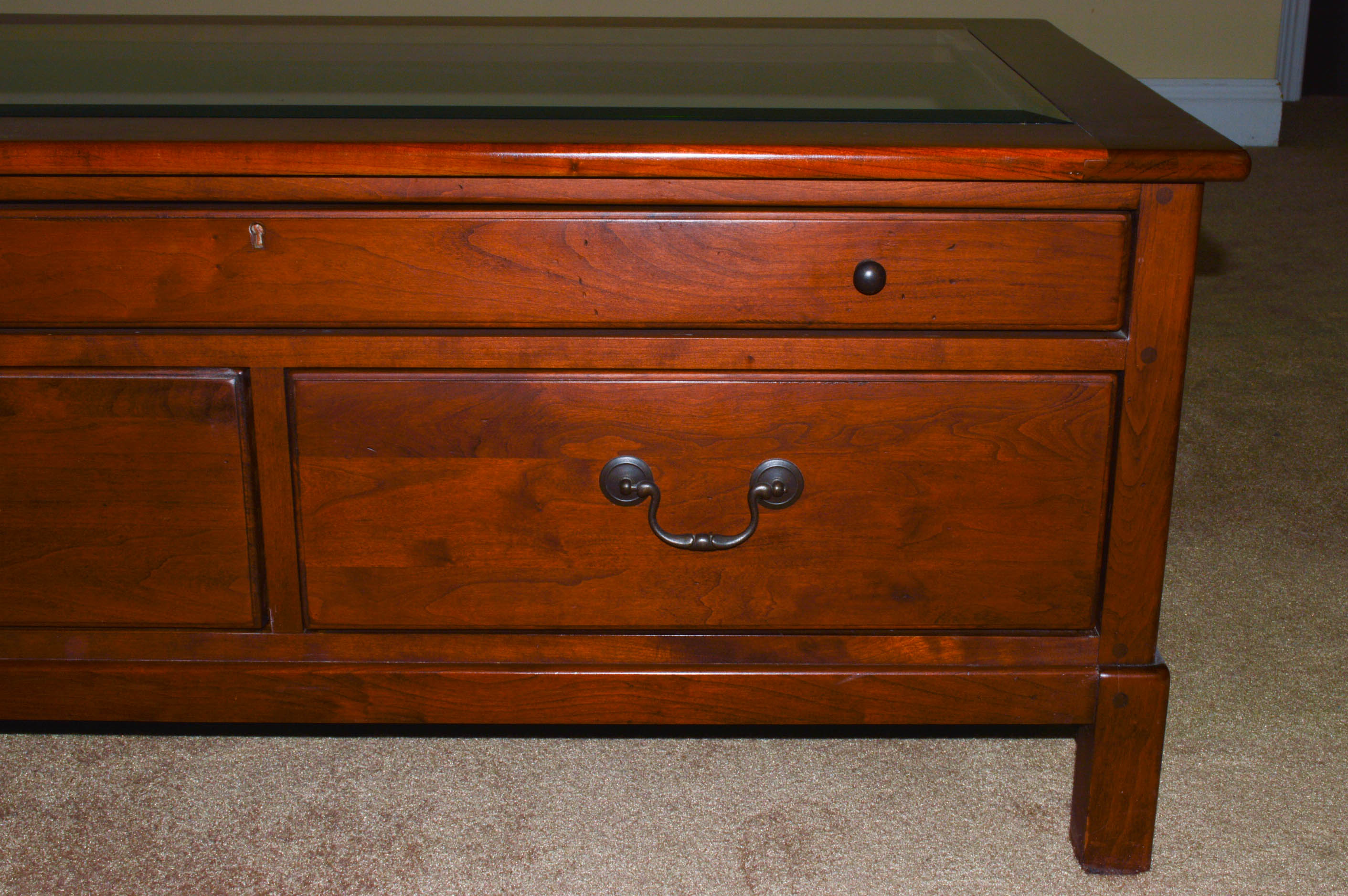 Lexington "Bob Timberlake" Collection Display Table