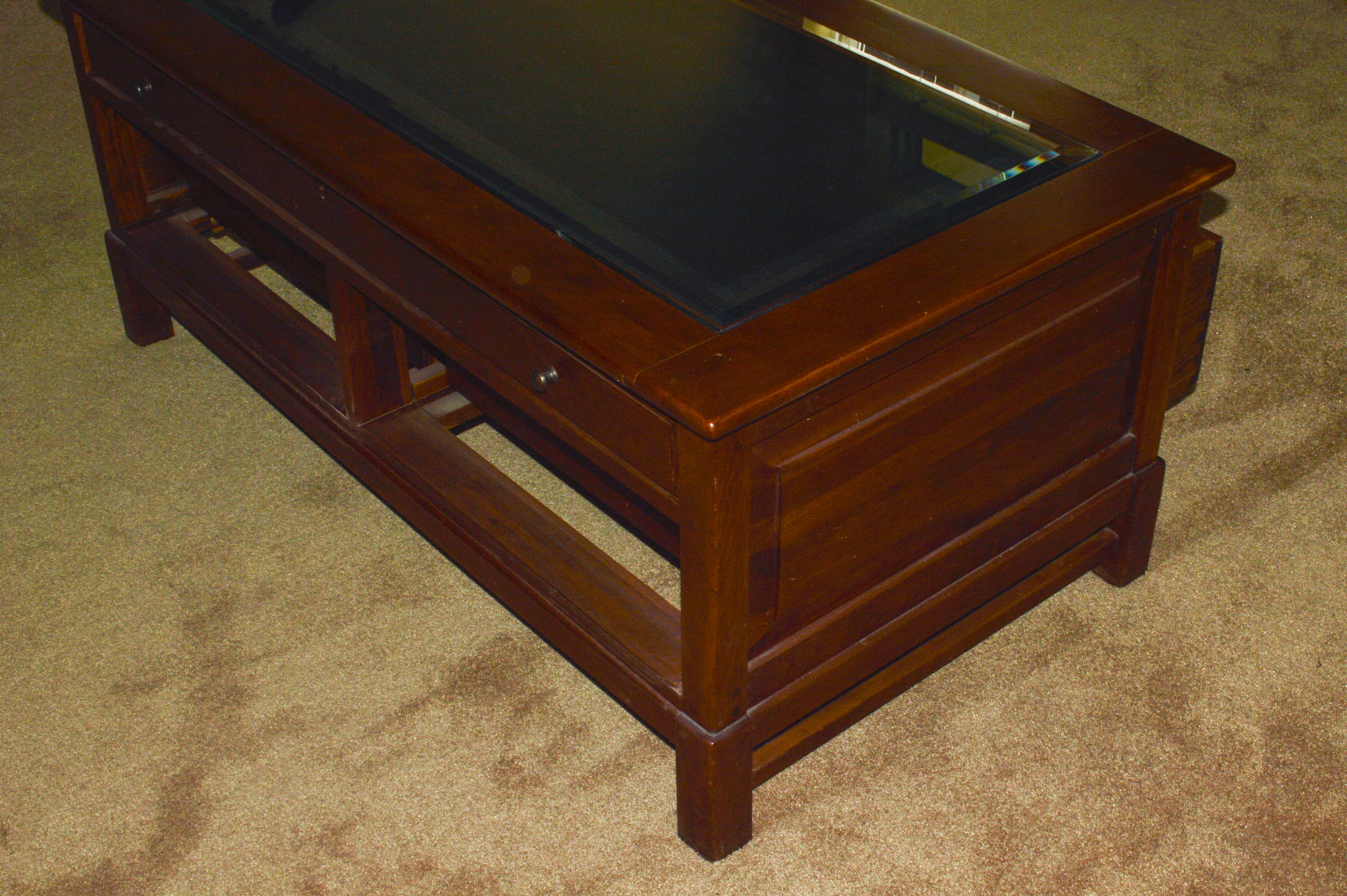 Lexington "Bob Timberlake" Collection Display Table