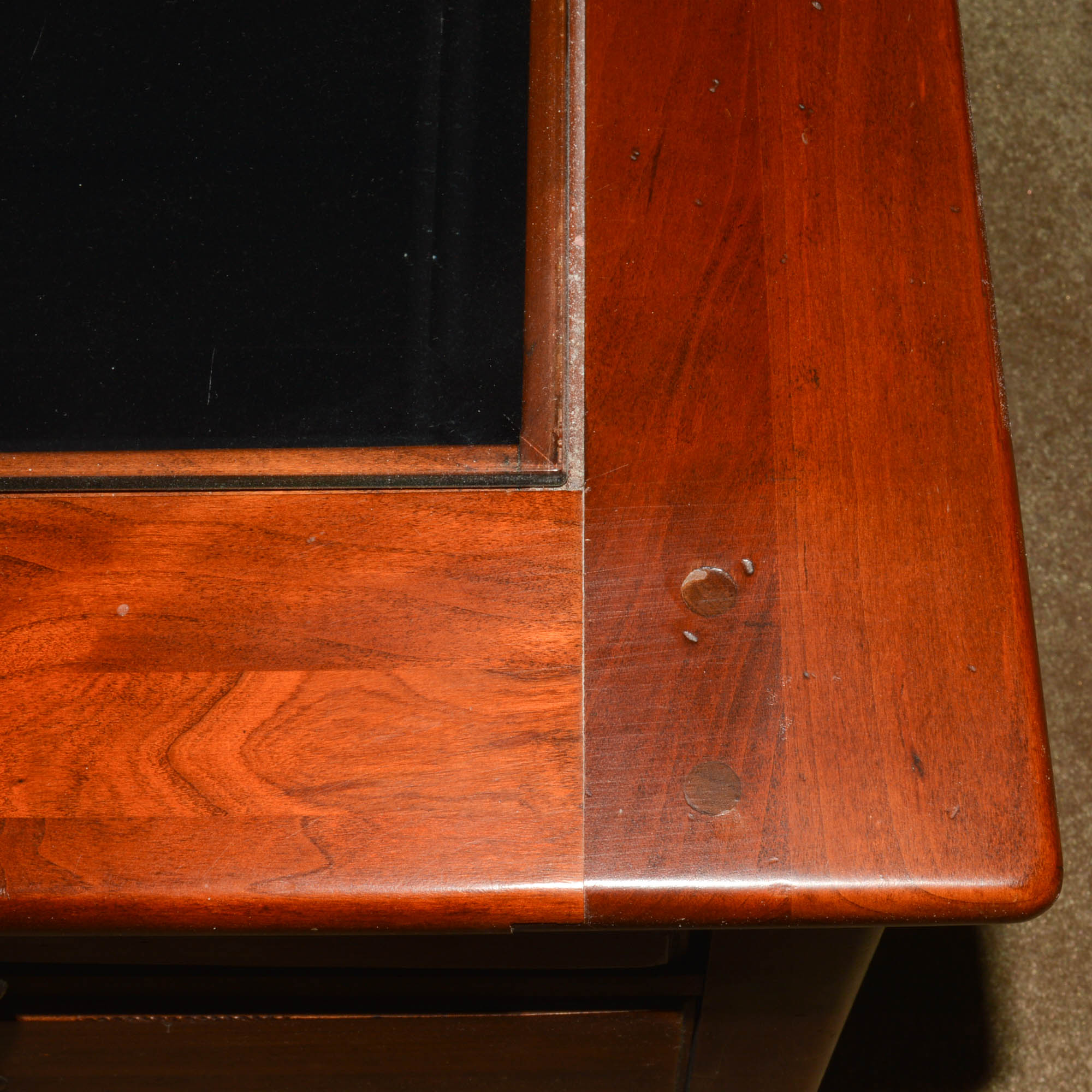 Lexington "Bob Timberlake" Collection Display Table