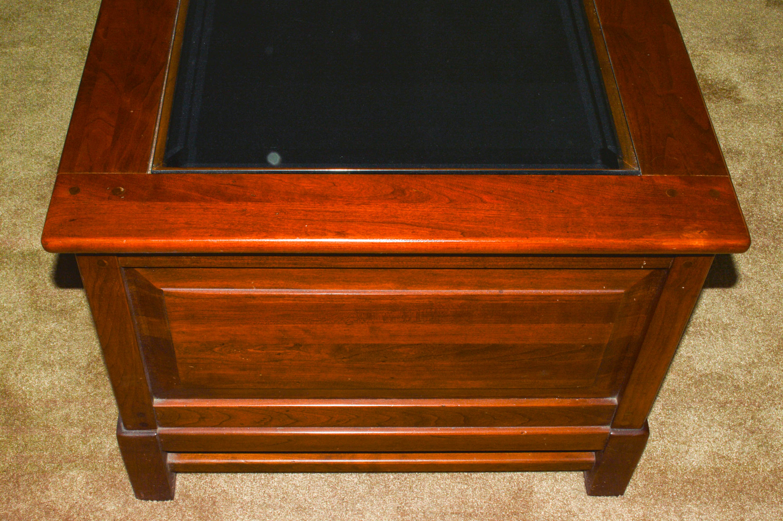 Lexington "Bob Timberlake" Collection Display Table