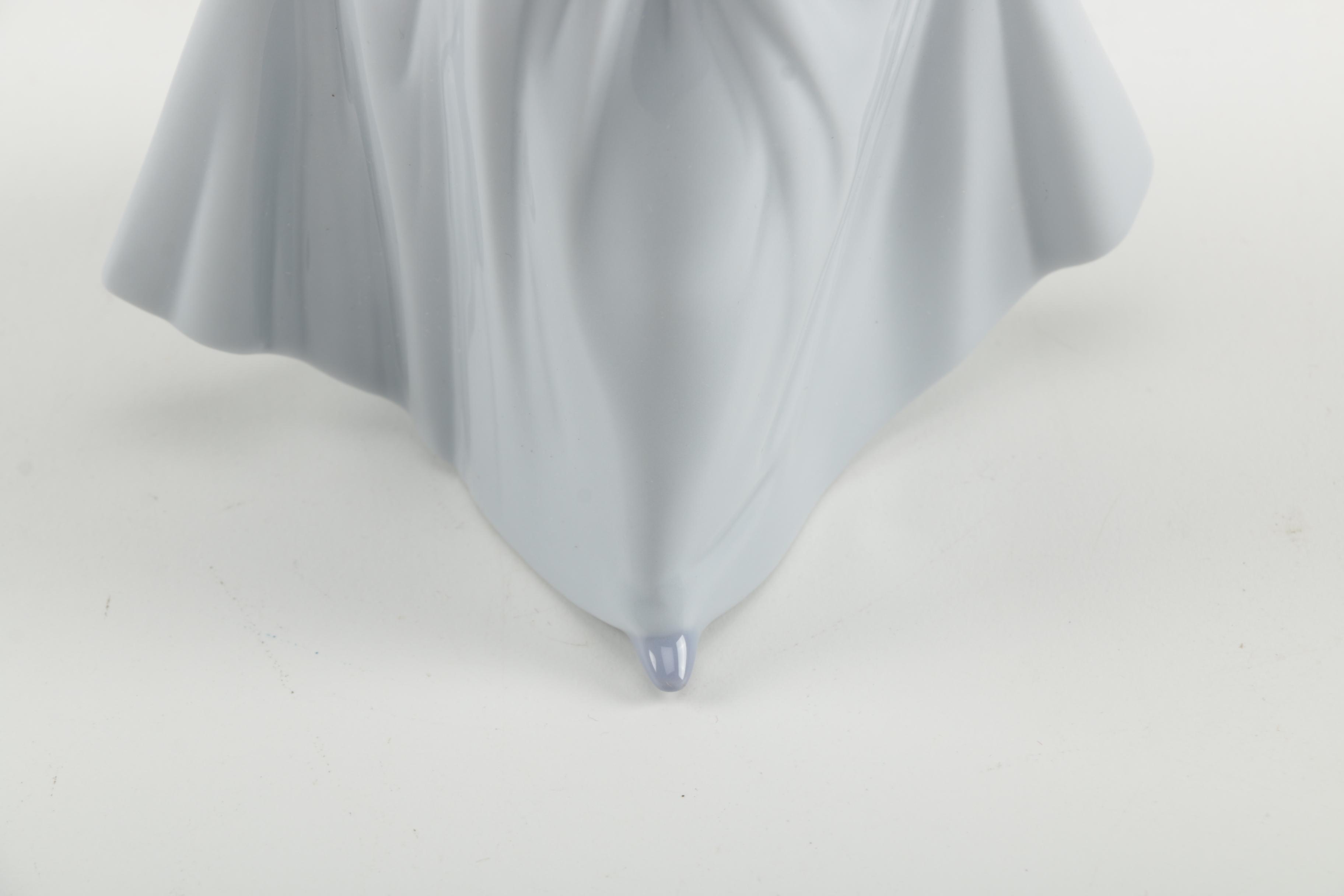 LLadro "Daisy" Figurine