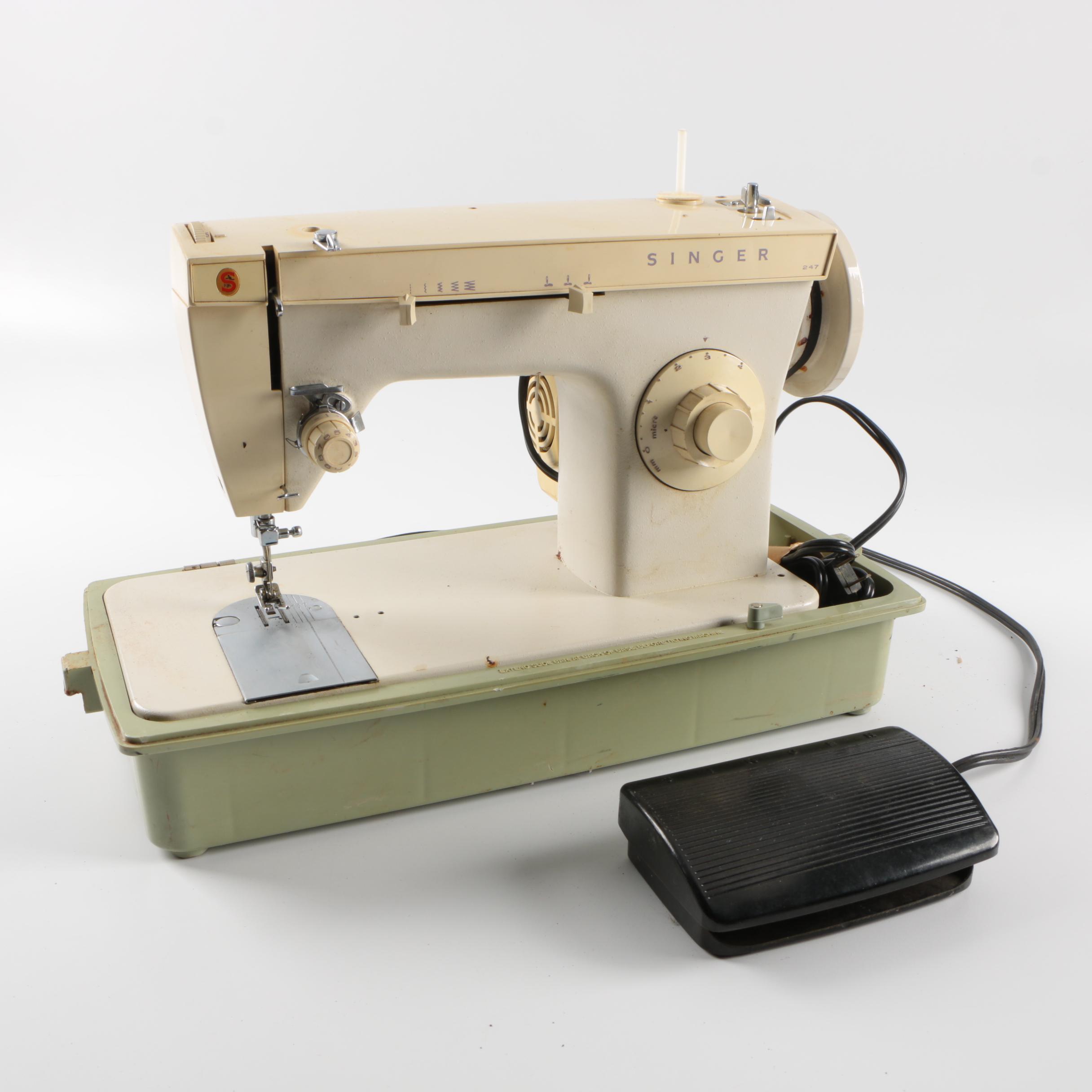 Vintage Singer Fashion Mate Sewing Machine