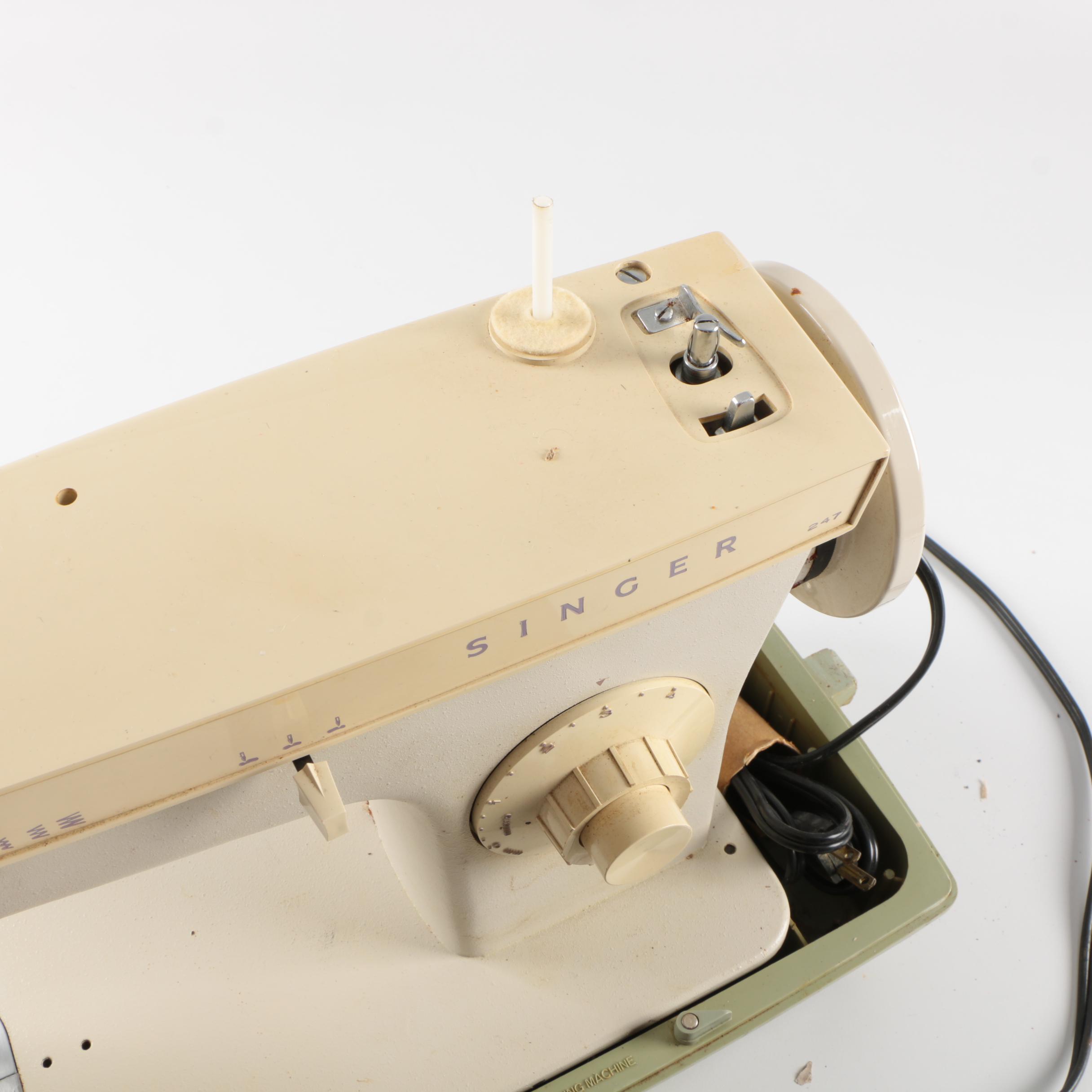 Vintage Singer Fashion Mate Sewing Machine