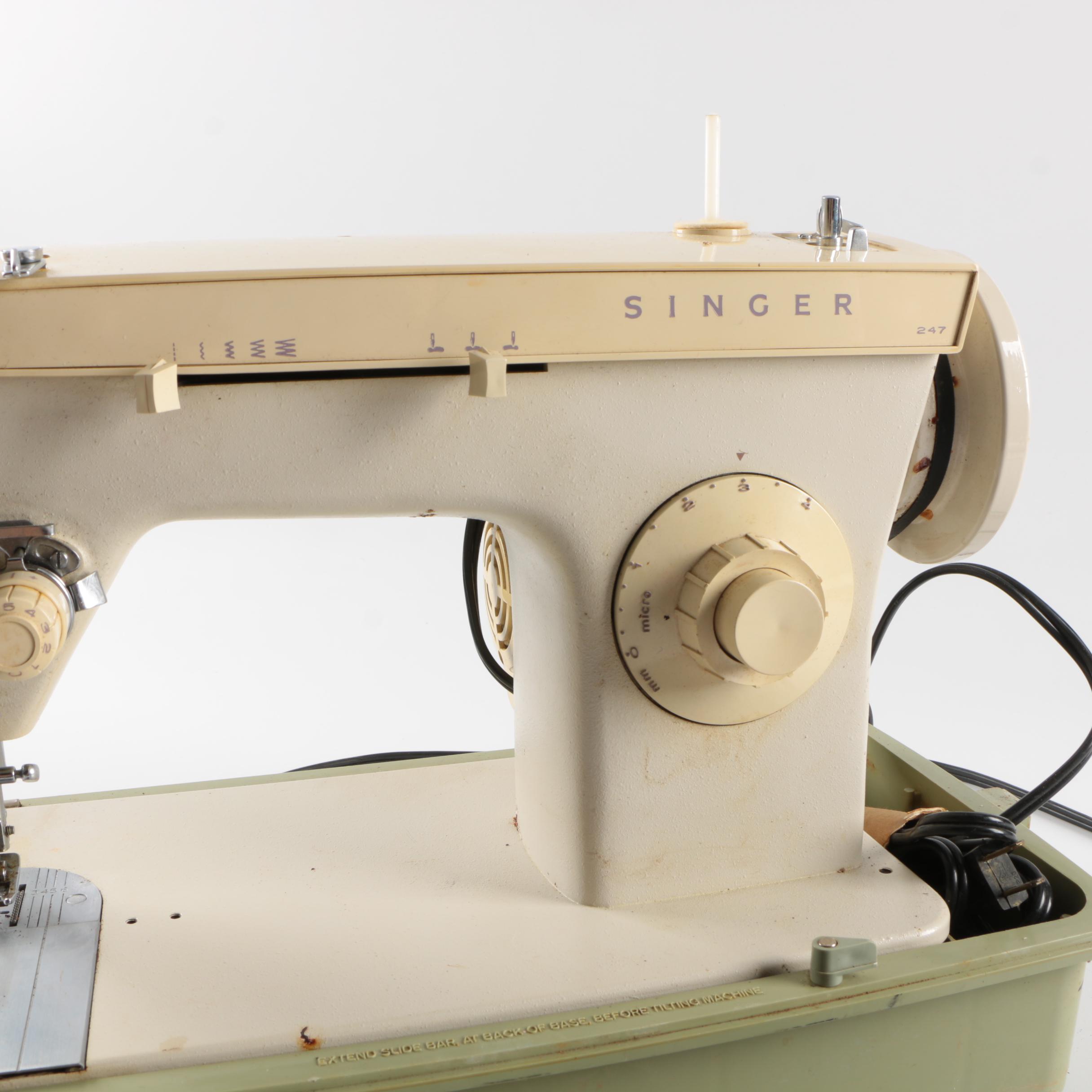 Vintage Singer Fashion Mate Sewing Machine