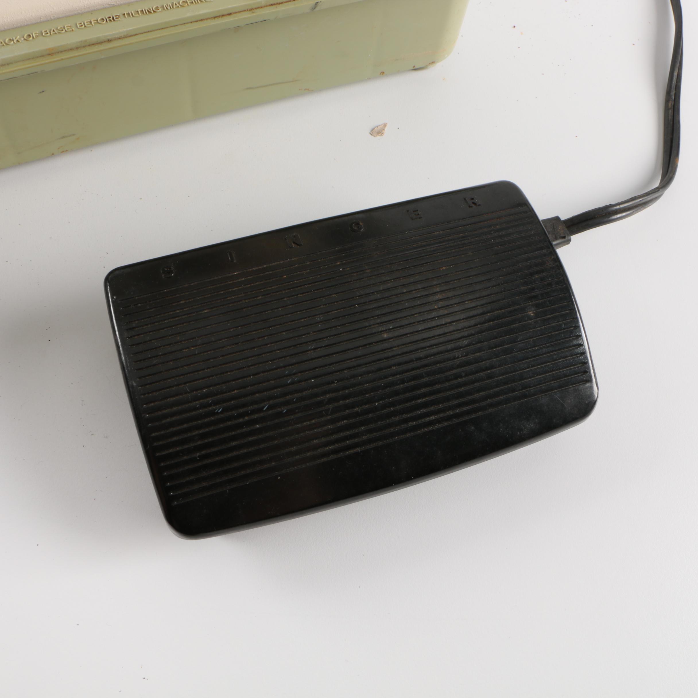 Vintage Singer Fashion Mate Sewing Machine