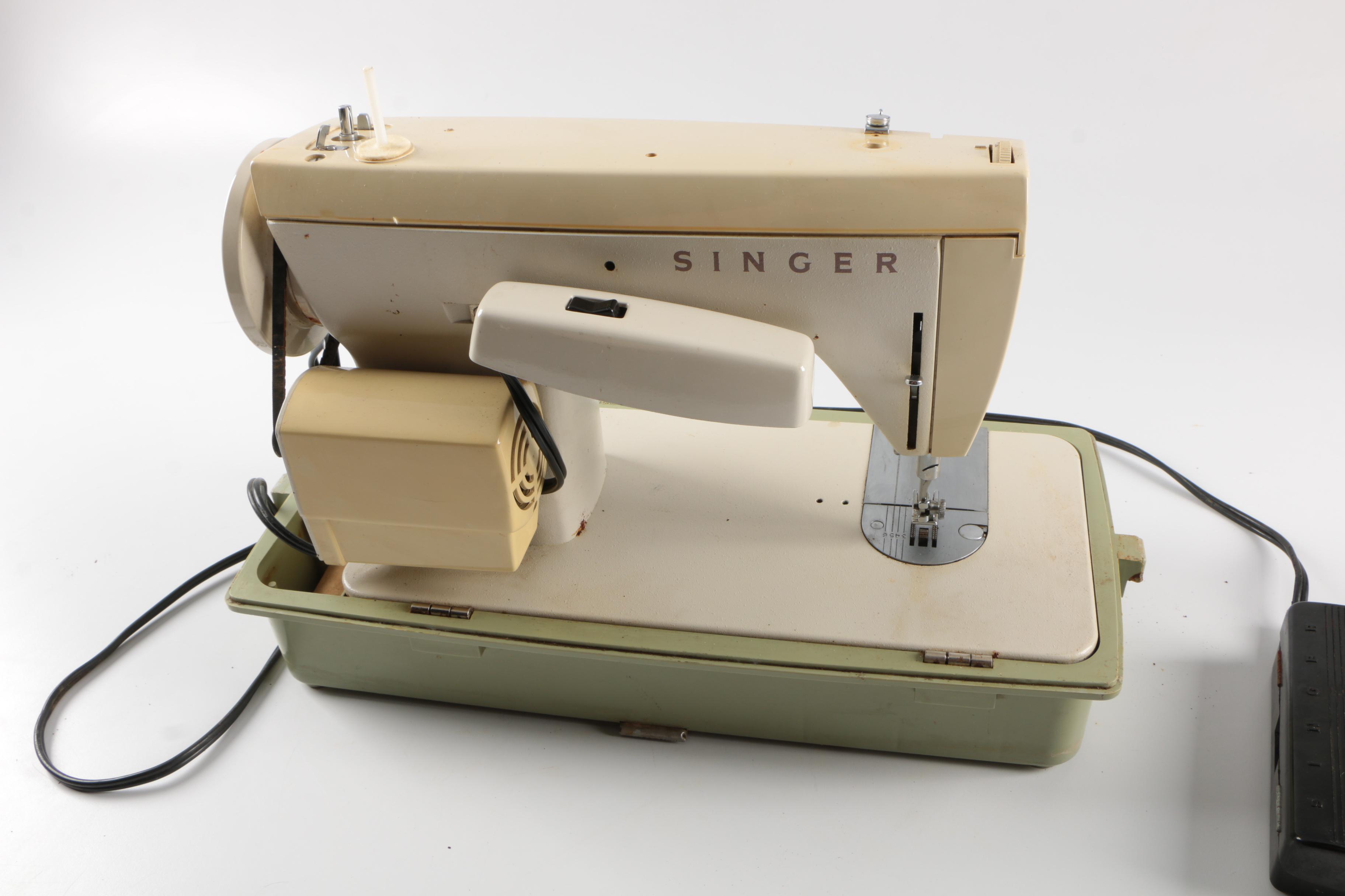 Vintage Singer Fashion Mate Sewing Machine