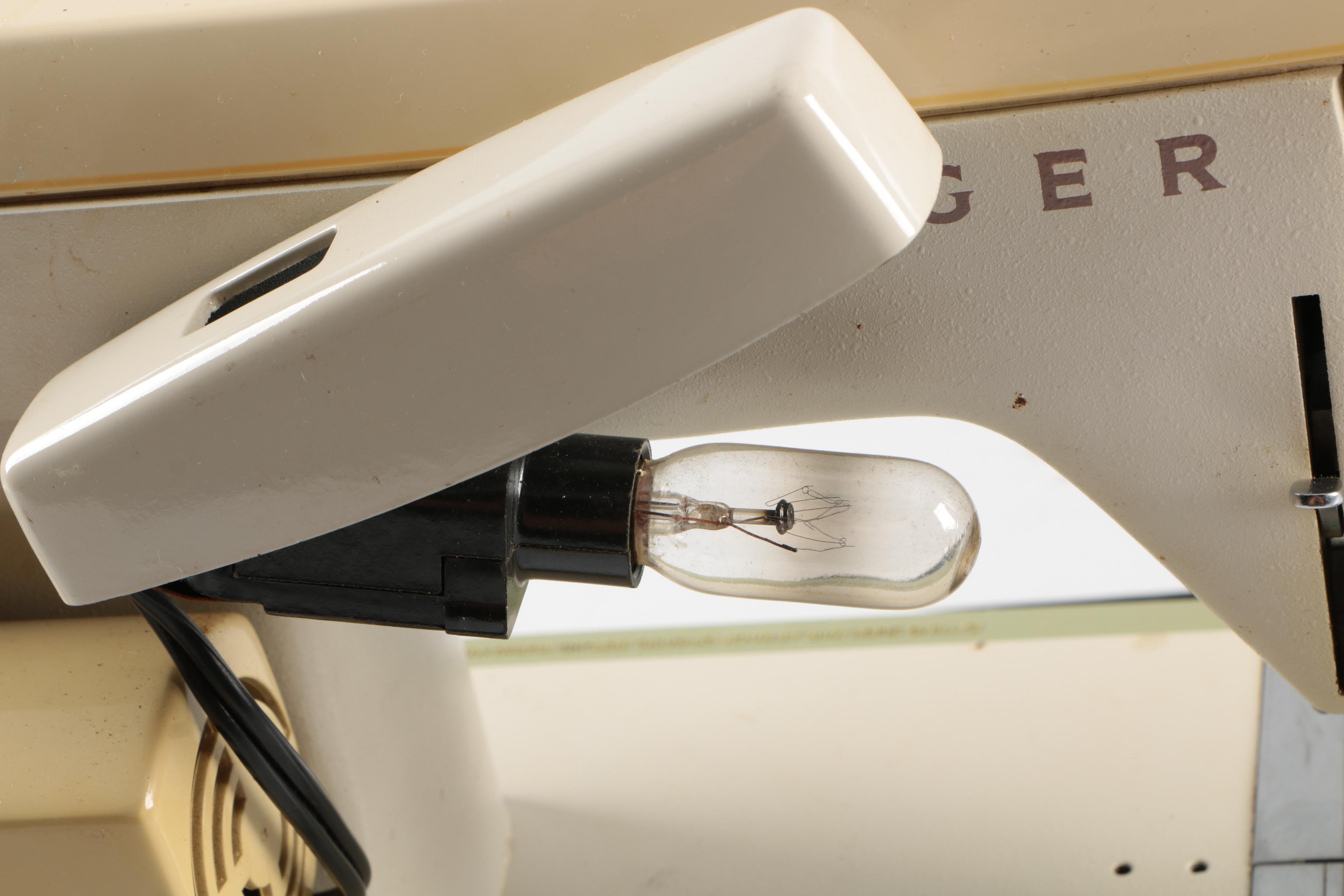 Vintage Singer Fashion Mate Sewing Machine