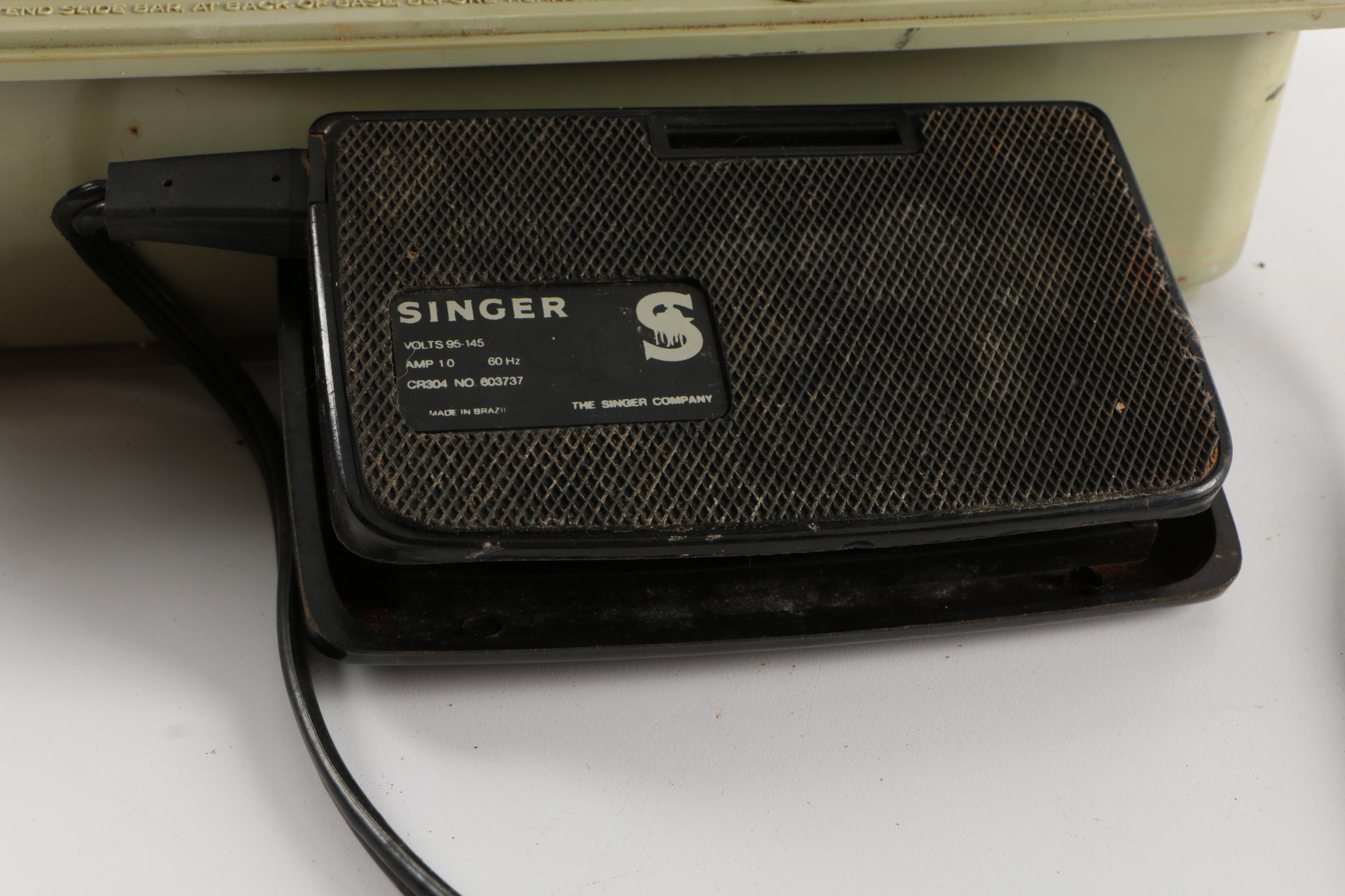 Vintage Singer Fashion Mate Sewing Machine
