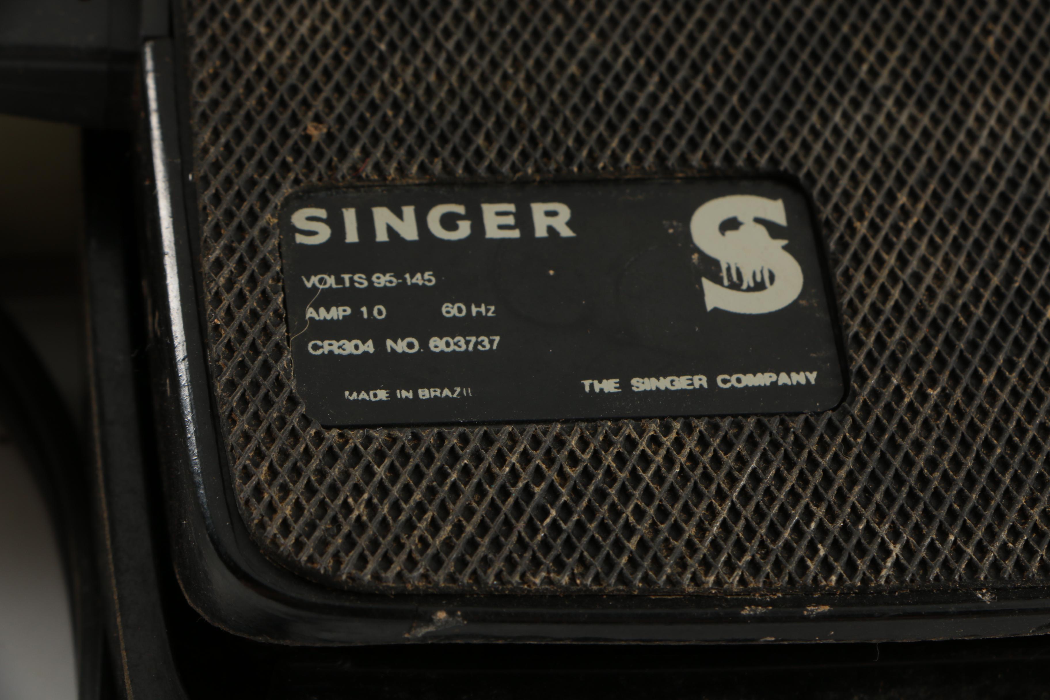 Vintage Singer Fashion Mate Sewing Machine