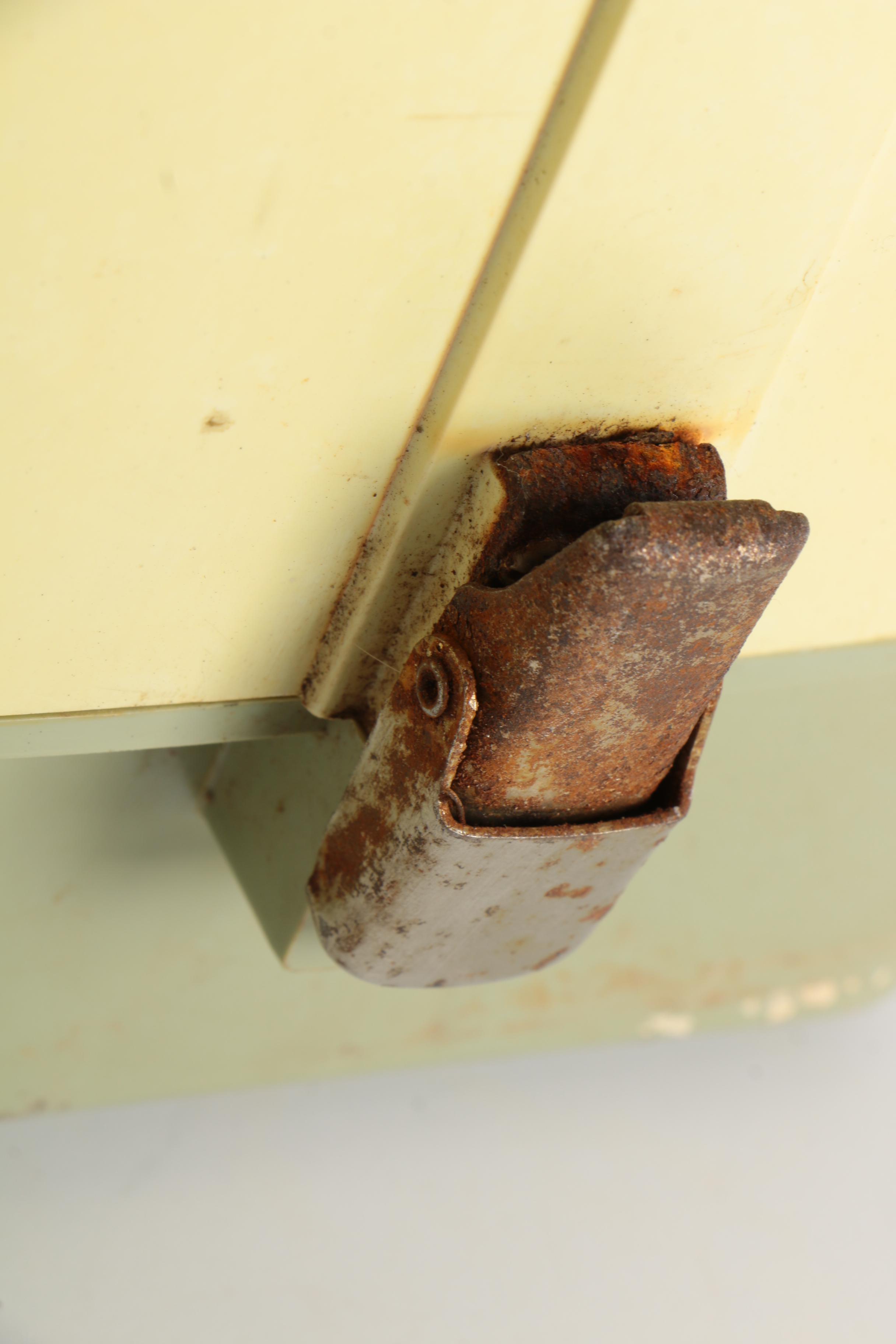 Vintage Singer Fashion Mate Sewing Machine