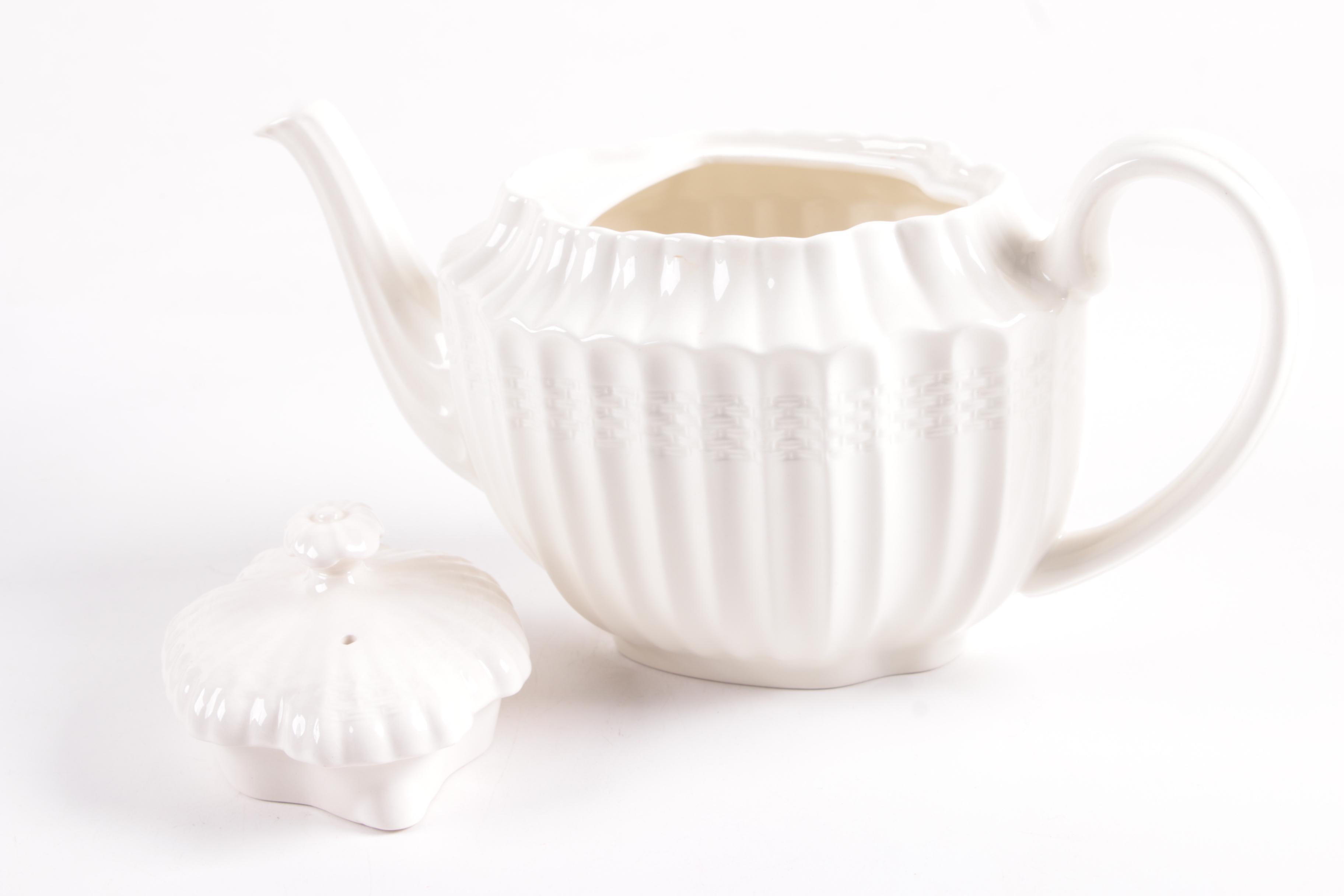 Tea Pots and Tea Cups with Tray Featuring Villeroy & Boch