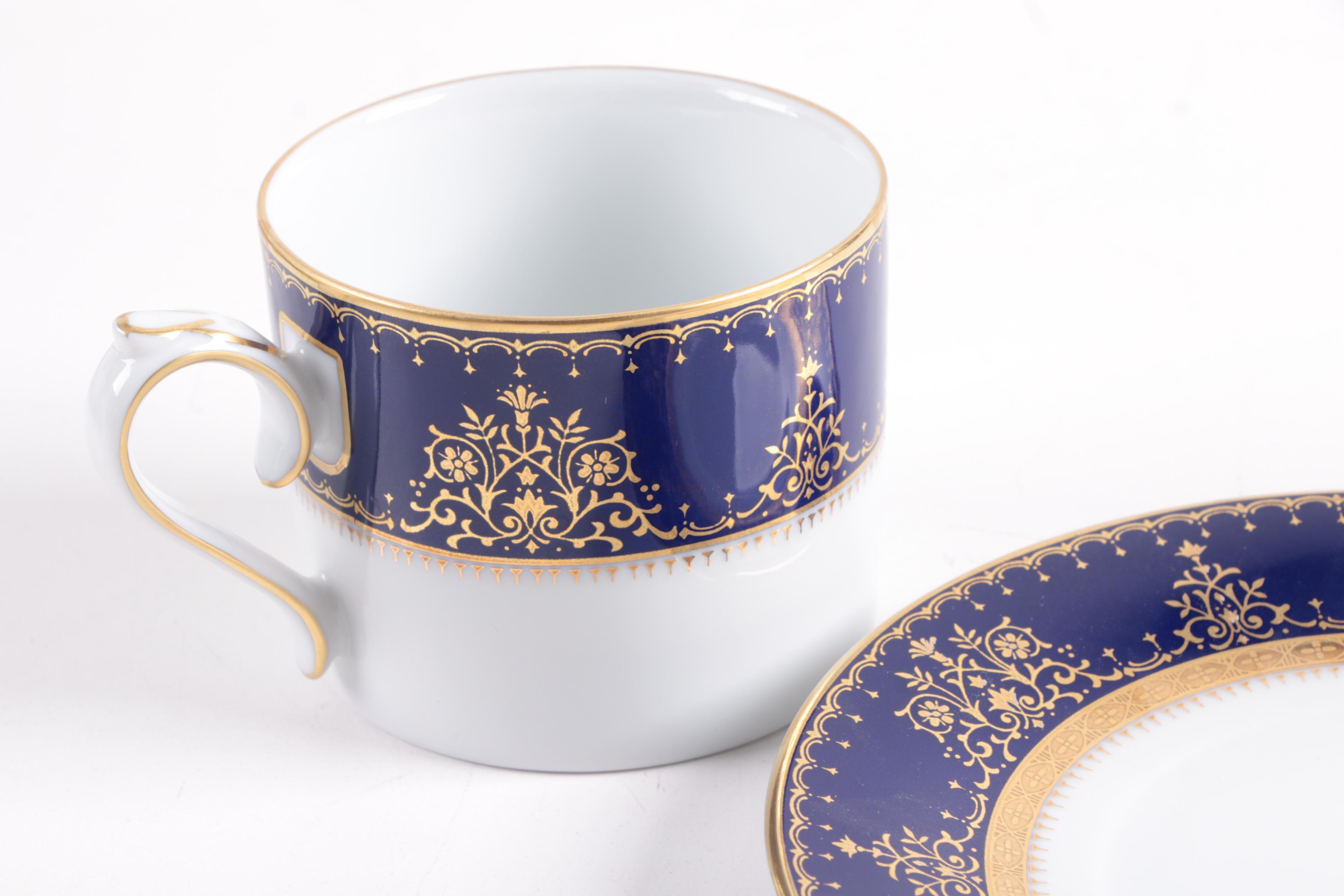 Tea Pots and Tea Cups with Tray Featuring Villeroy & Boch