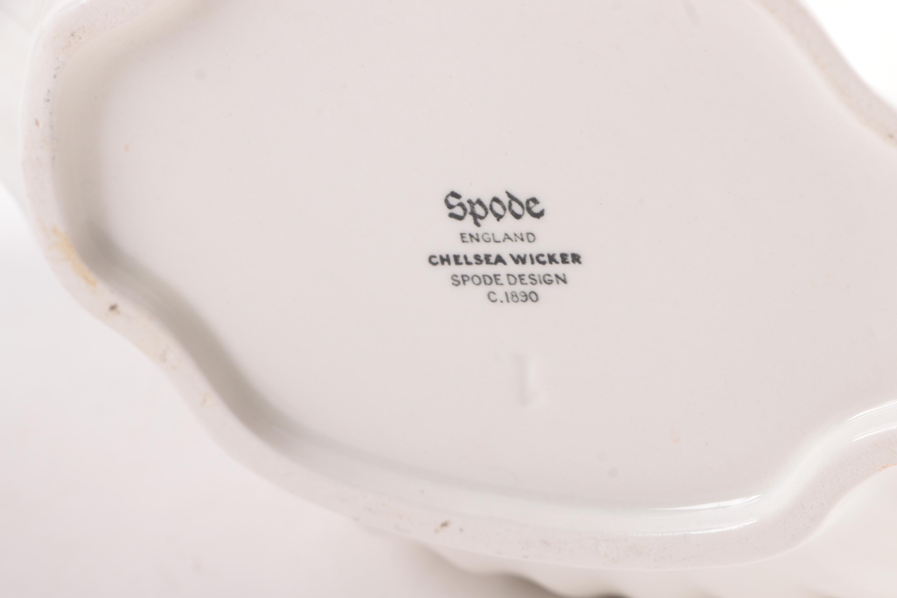 Tea Pots and Tea Cups with Tray Featuring Villeroy & Boch