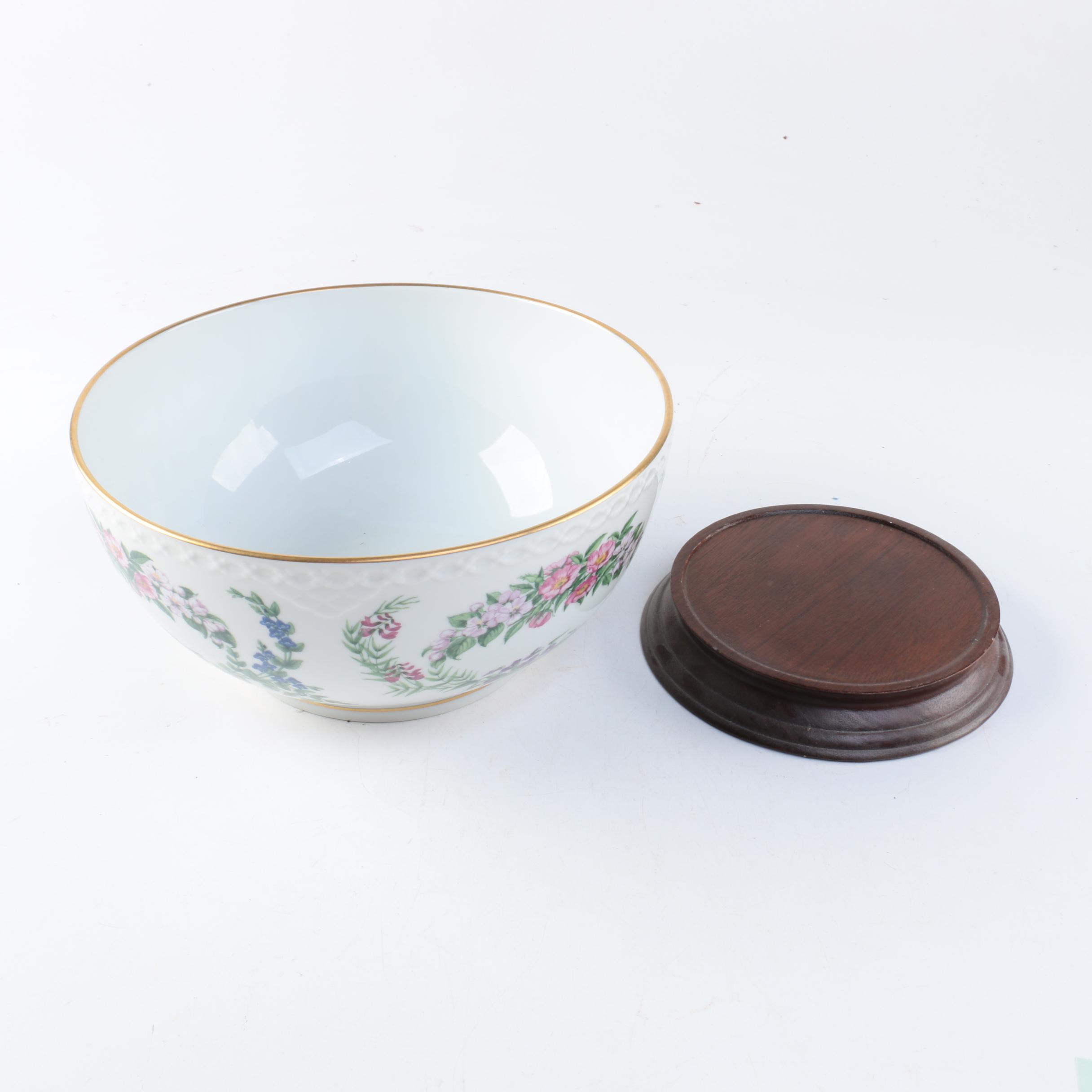 Franklin Mint "The Flowers of Copenhagen" Porcelain Bowl