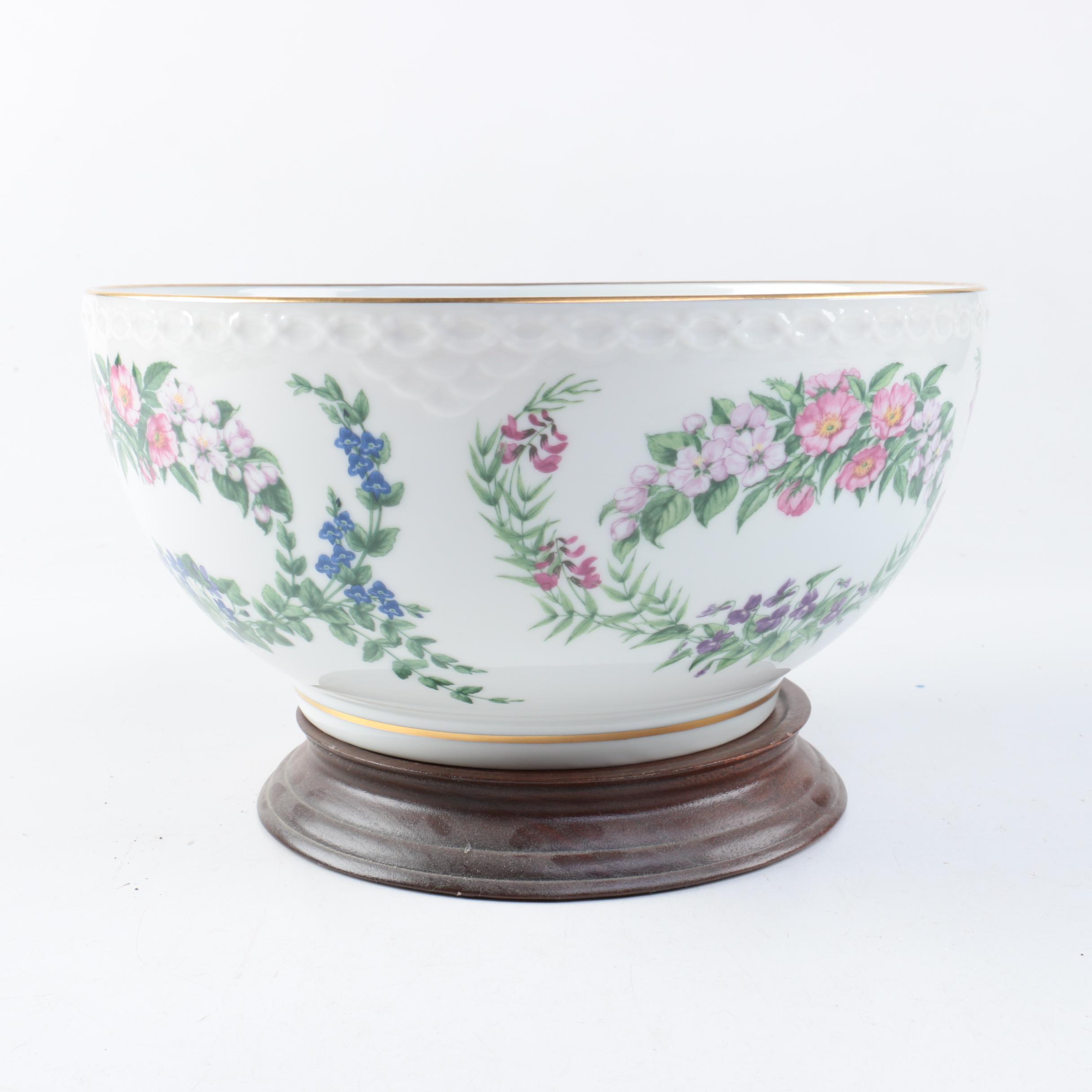 Franklin Mint "The Flowers of Copenhagen" Porcelain Bowl