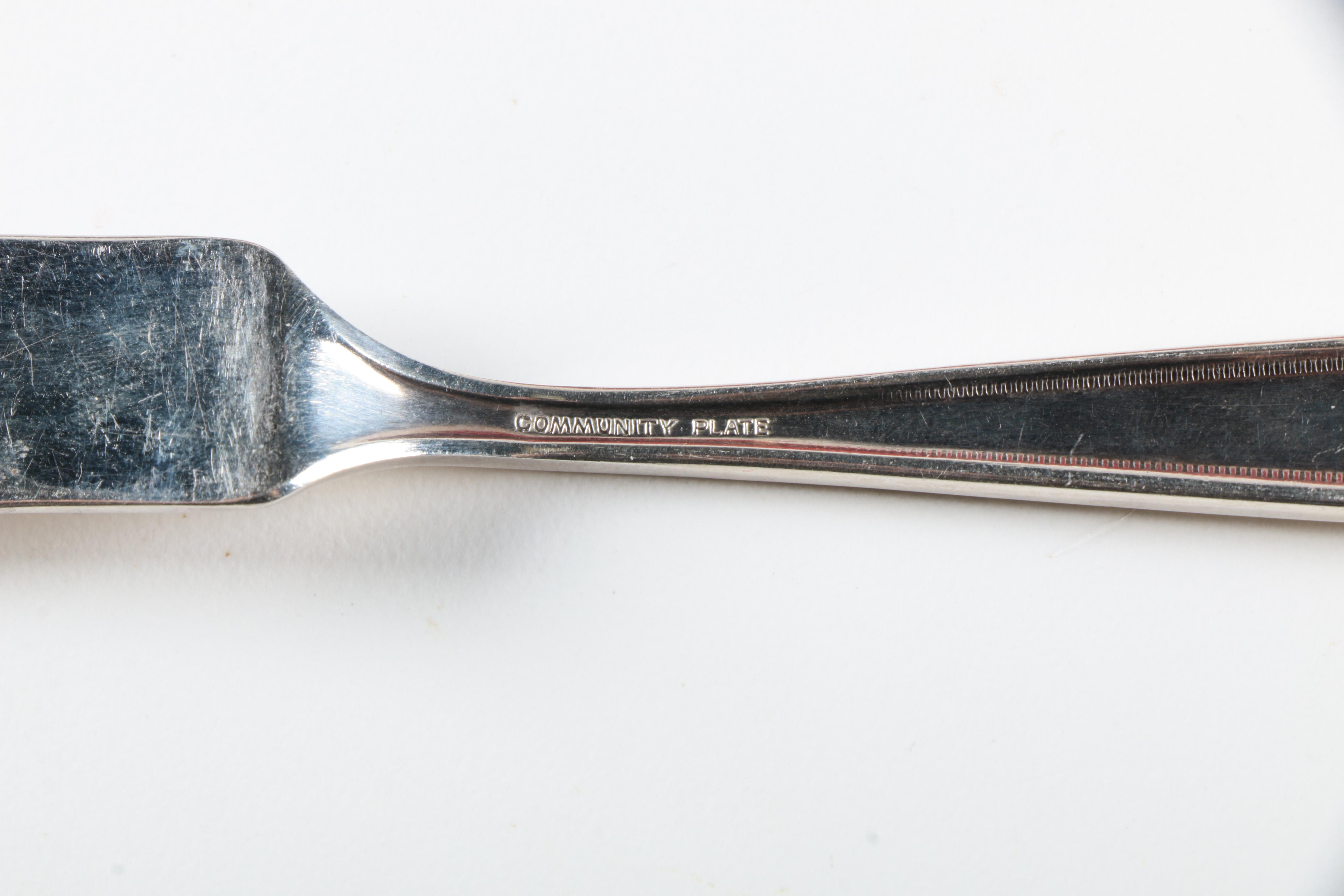 Collection of Community Plate "Grosvenor" and "Deauville" Plated Silver Flatware