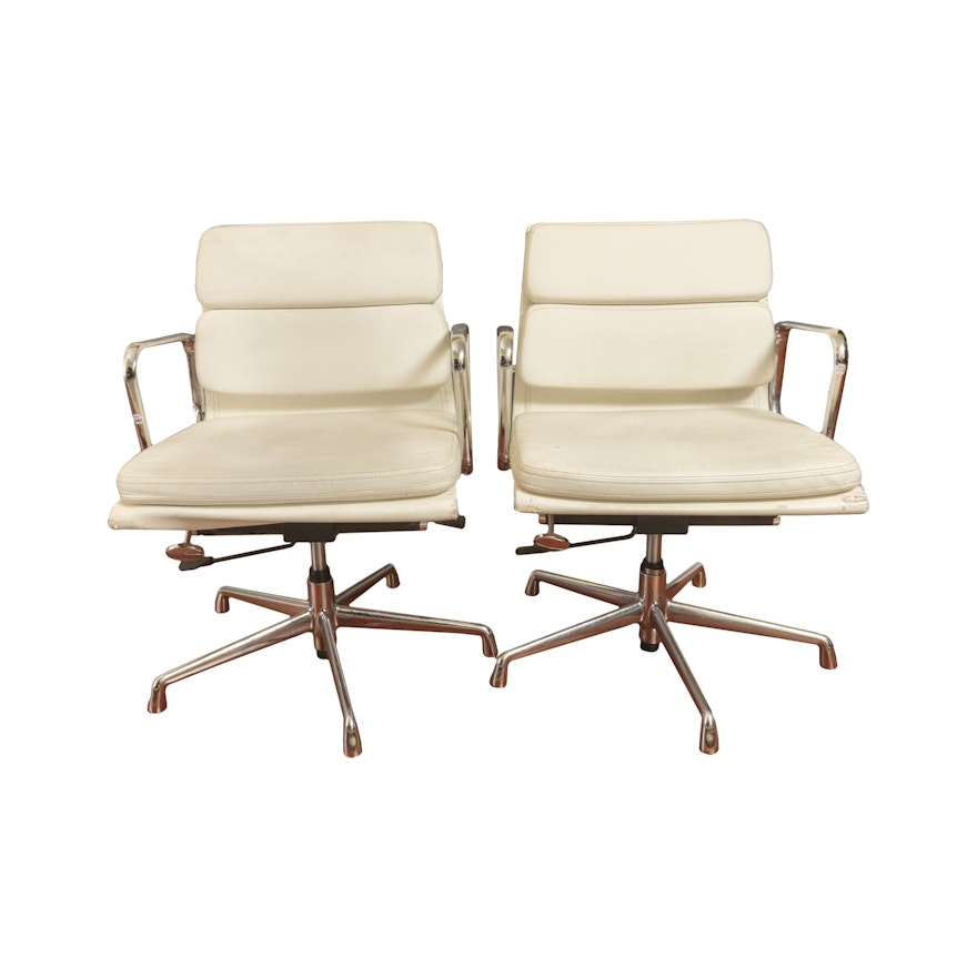 Pair of Modern Style Office Chairs