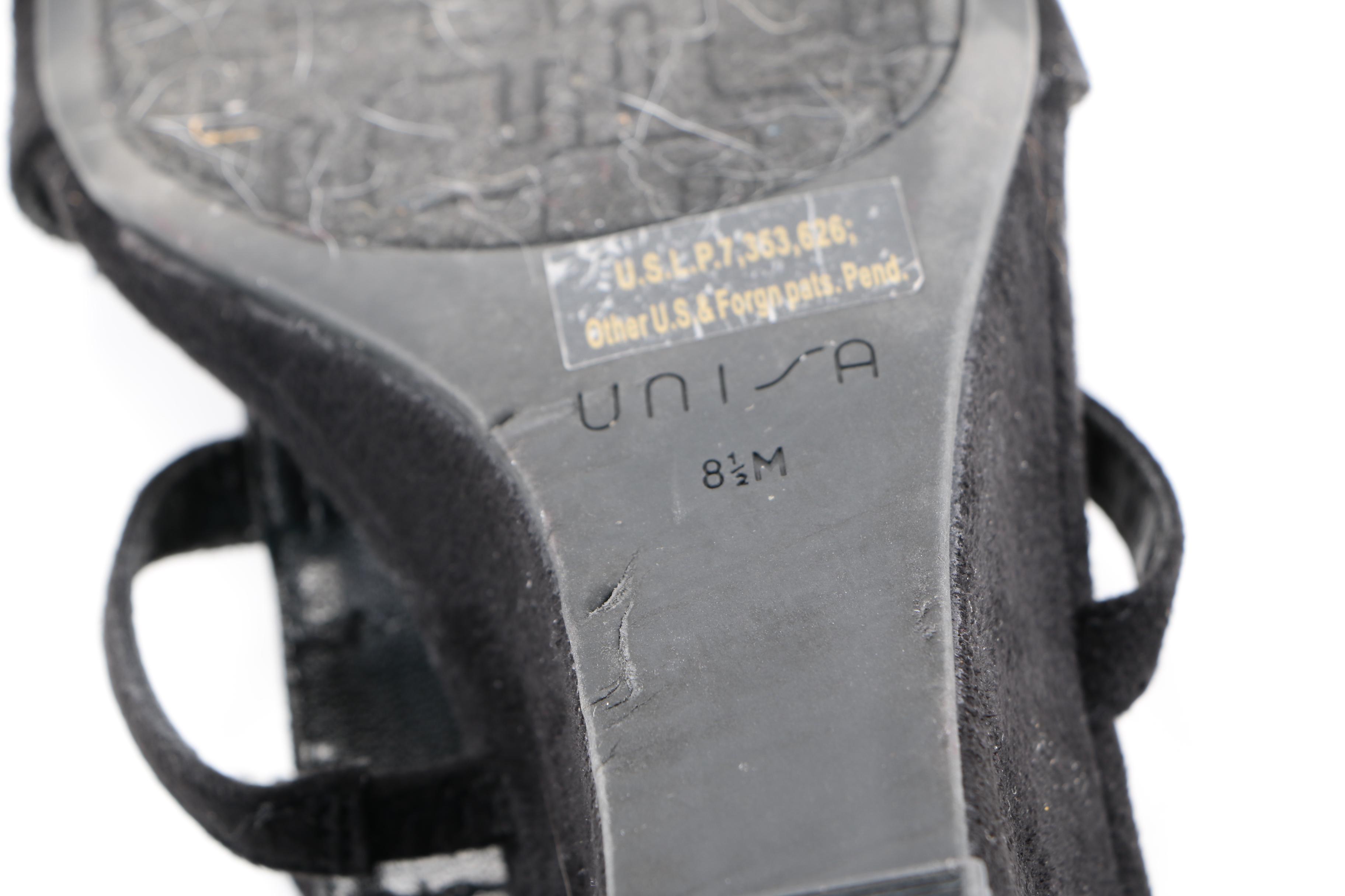 Heeled Shoes Including Tahari