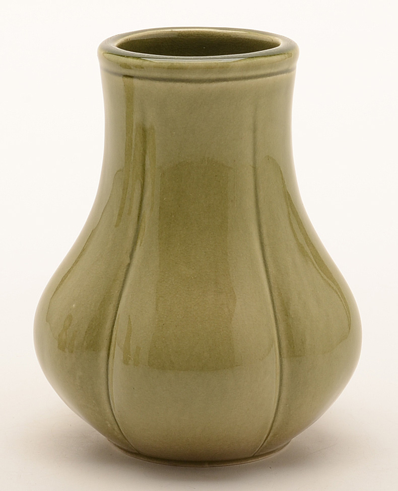 Set of Contemporary Rookwood Art Pottery Green "Clove" Vases