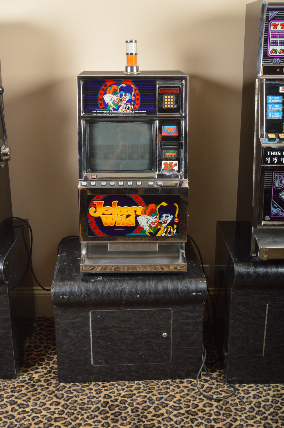 "Joker's Wild" Slot Machine