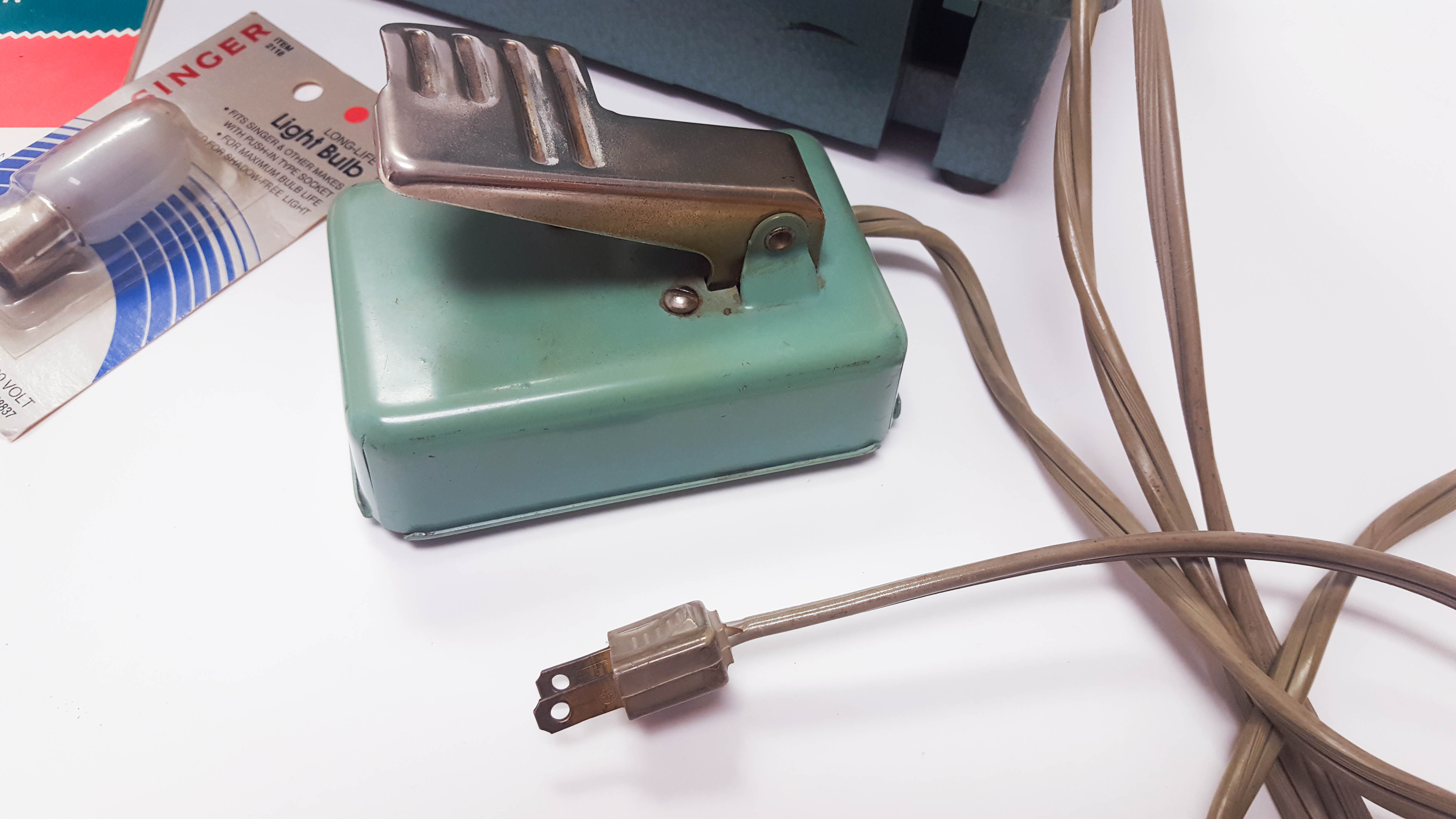 1960s Singer "Spartan" Sewing Machine