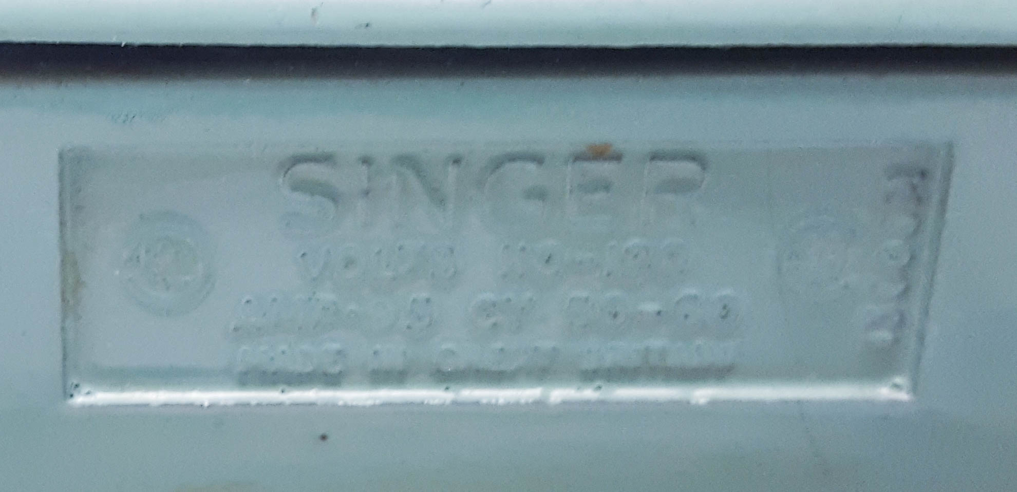 1960s Singer "Spartan" Sewing Machine