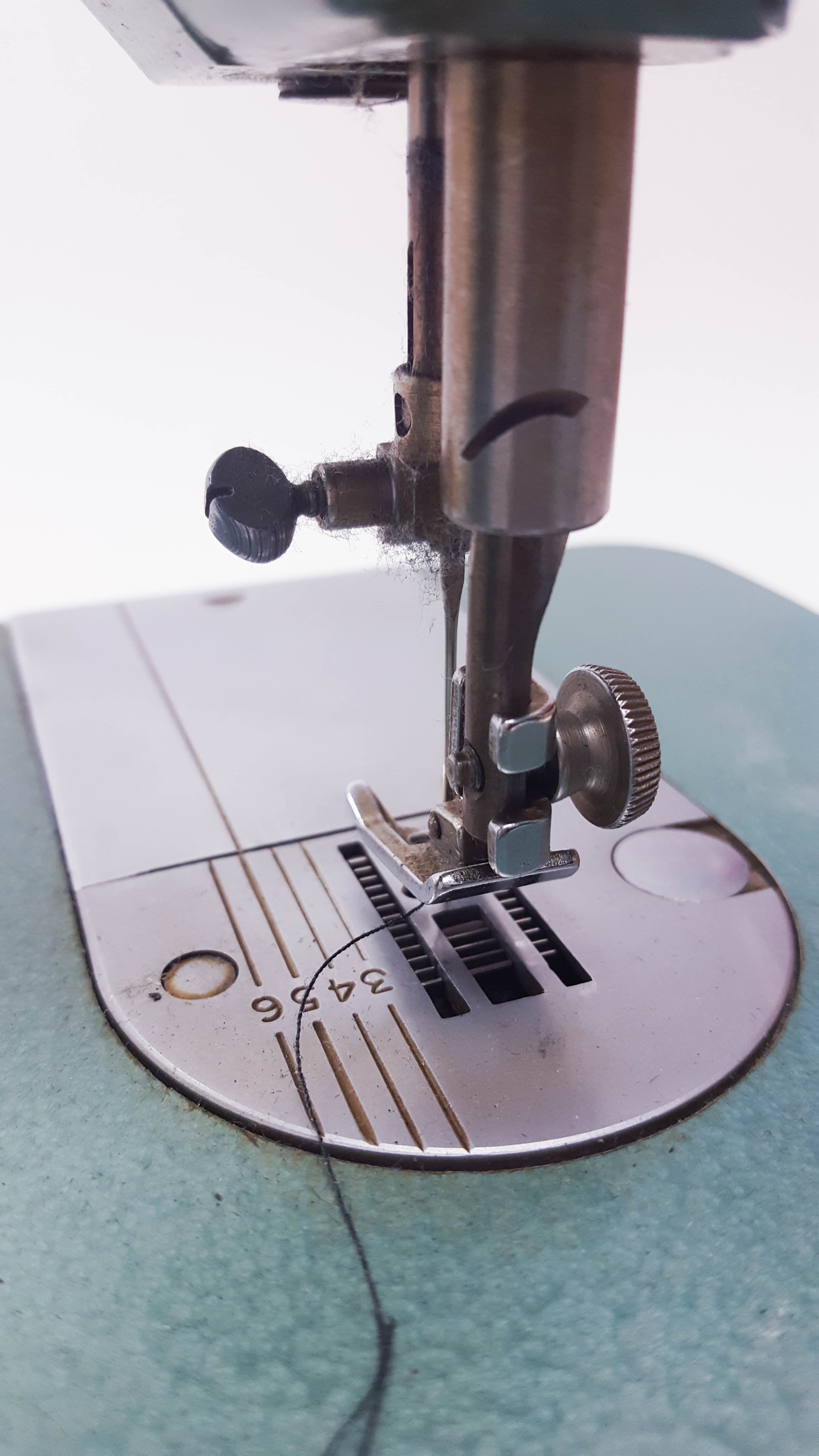1960s Singer "Spartan" Sewing Machine