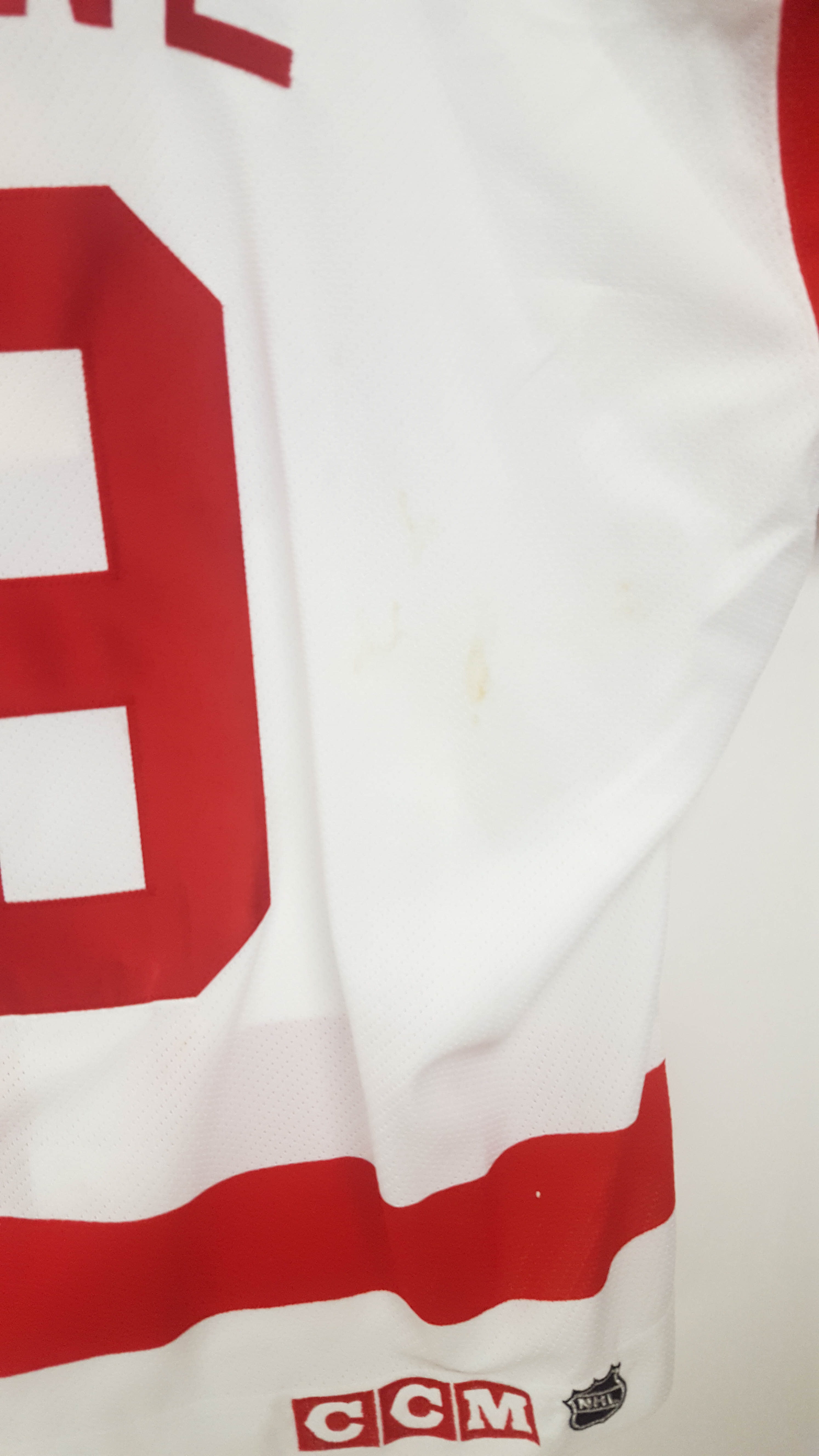 Gordie Howe Signed Detroit Red Wings Jersey