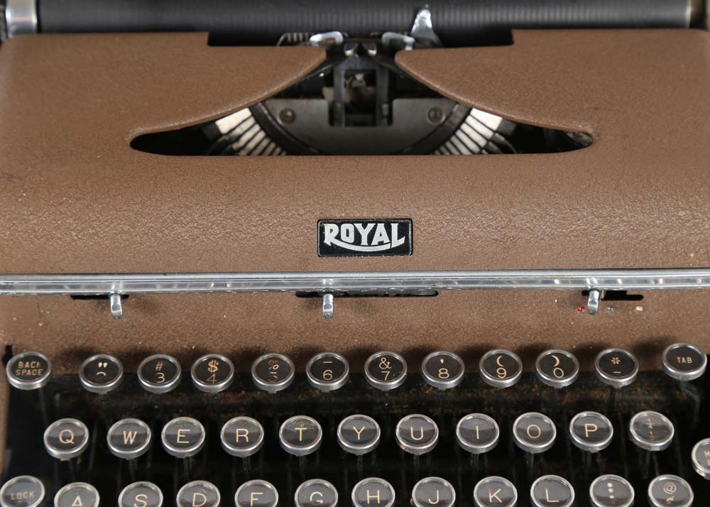 Vintage Royal "Quiet DeLuxe" Typewriter
