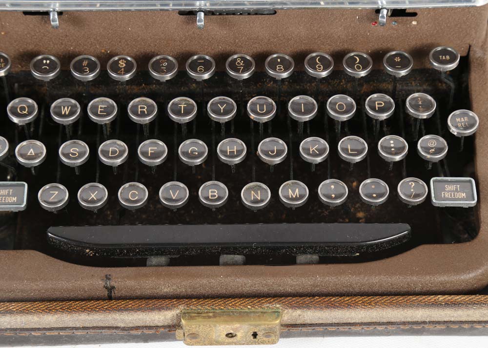 Vintage Royal "Quiet DeLuxe" Typewriter