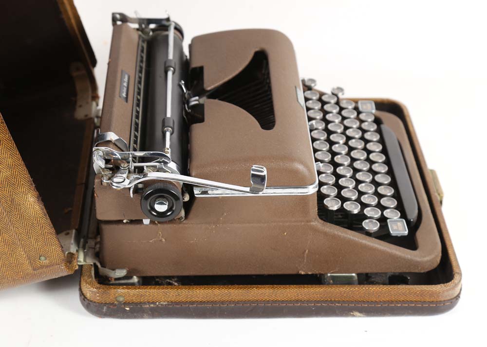 Vintage Royal "Quiet DeLuxe" Typewriter