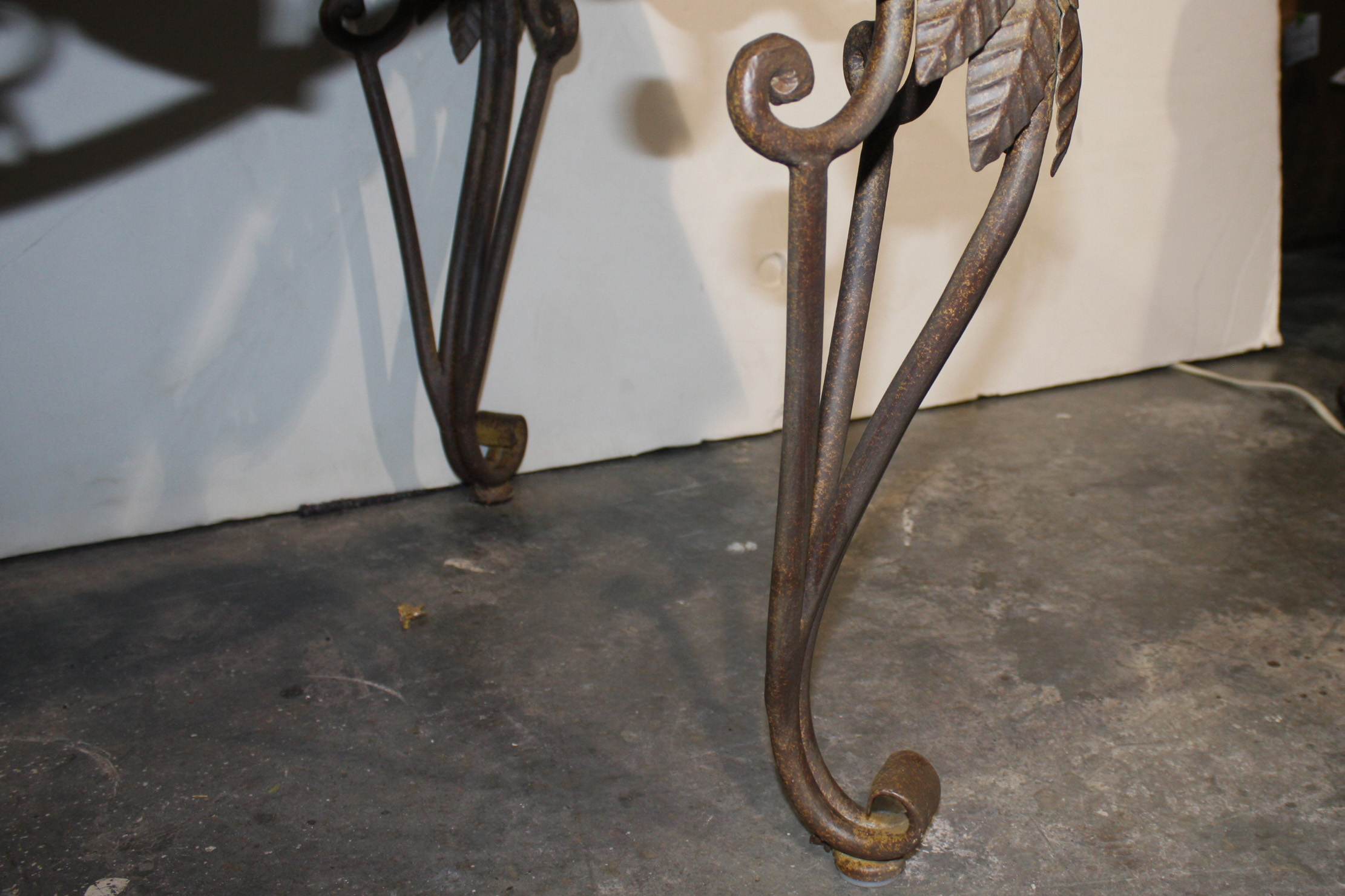 Ornate Metal Tray Coffee Table With Leather Top