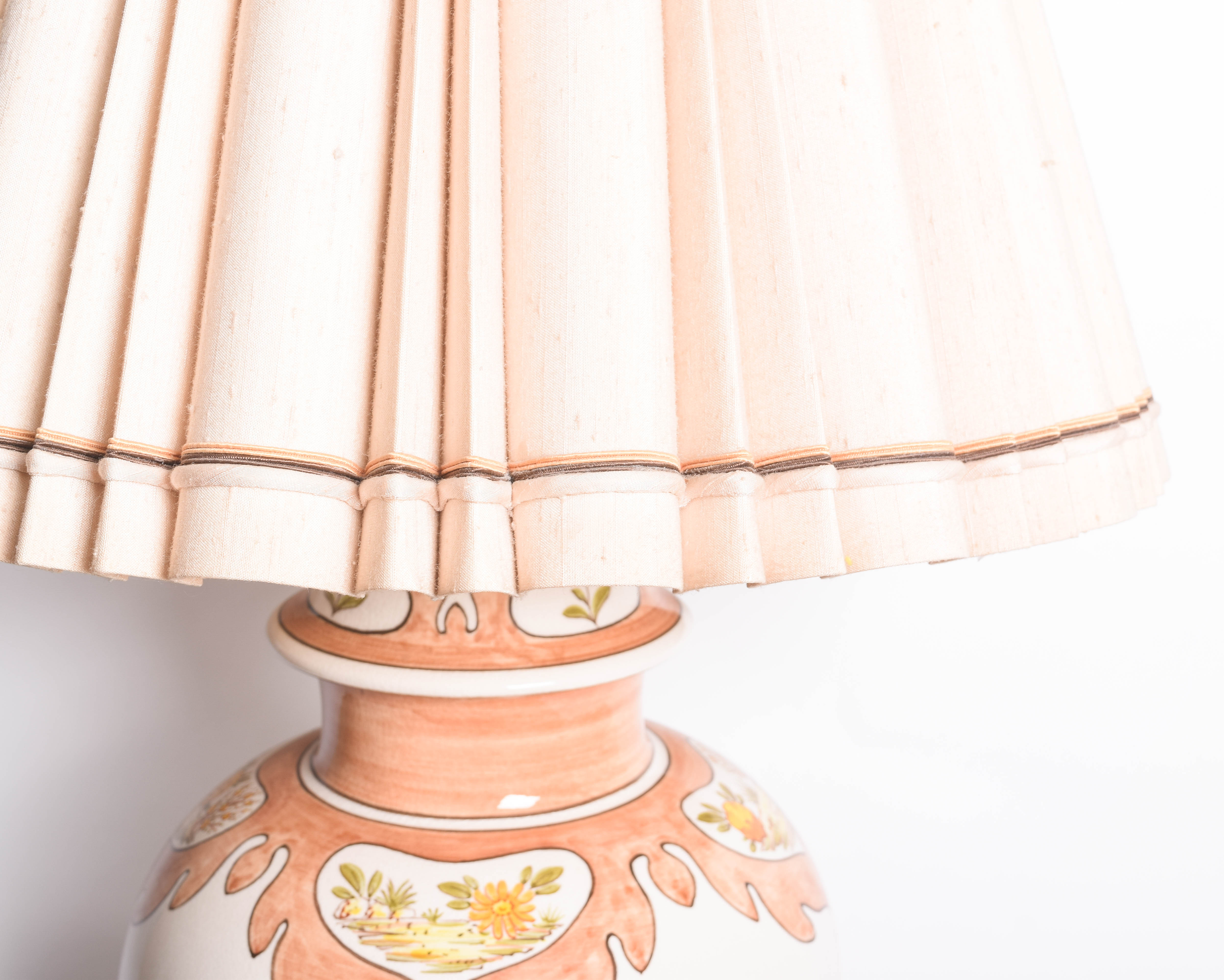 Vintage Ceramic Ginger Jar Table Lamp