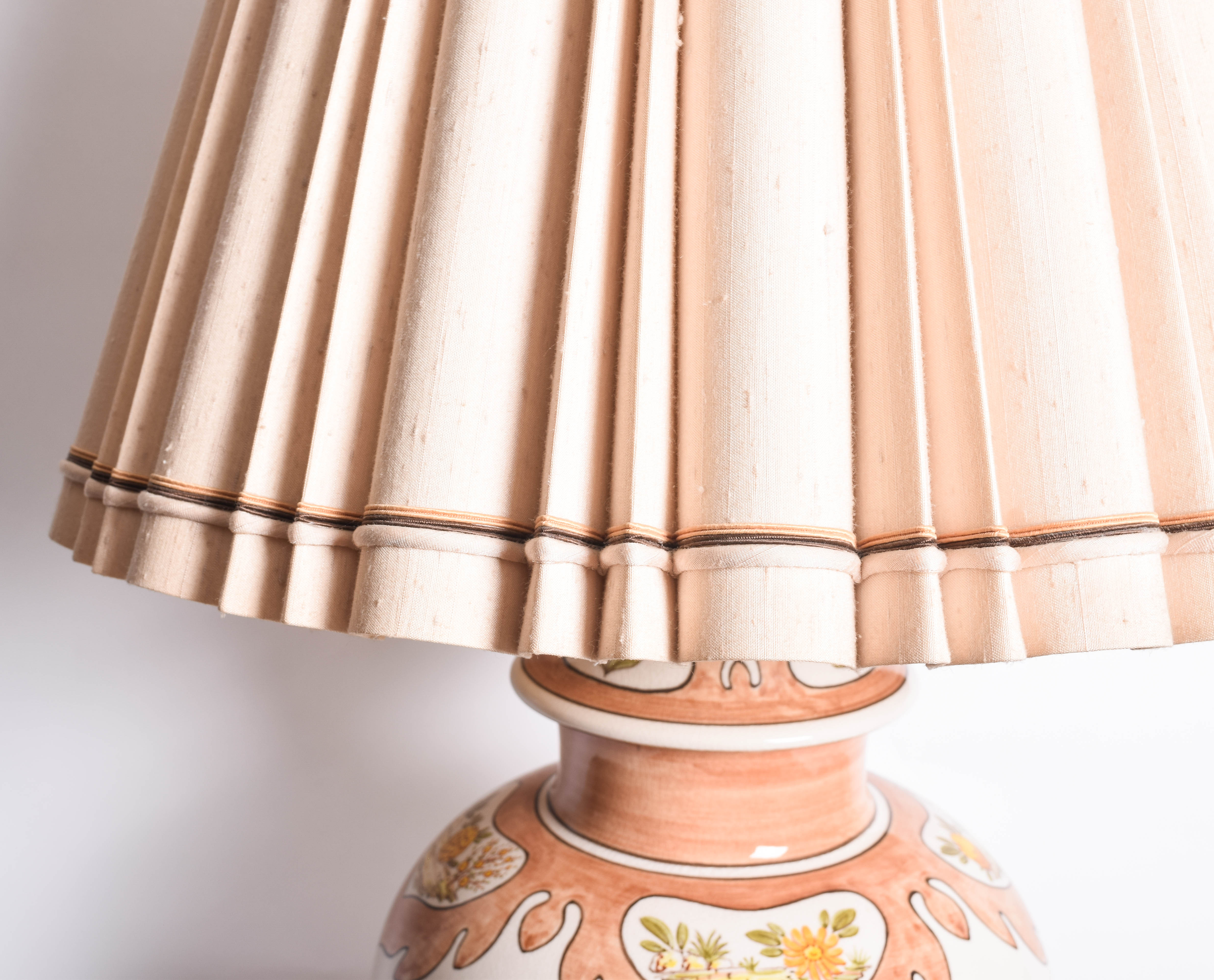Vintage Ceramic Ginger Jar Table Lamp