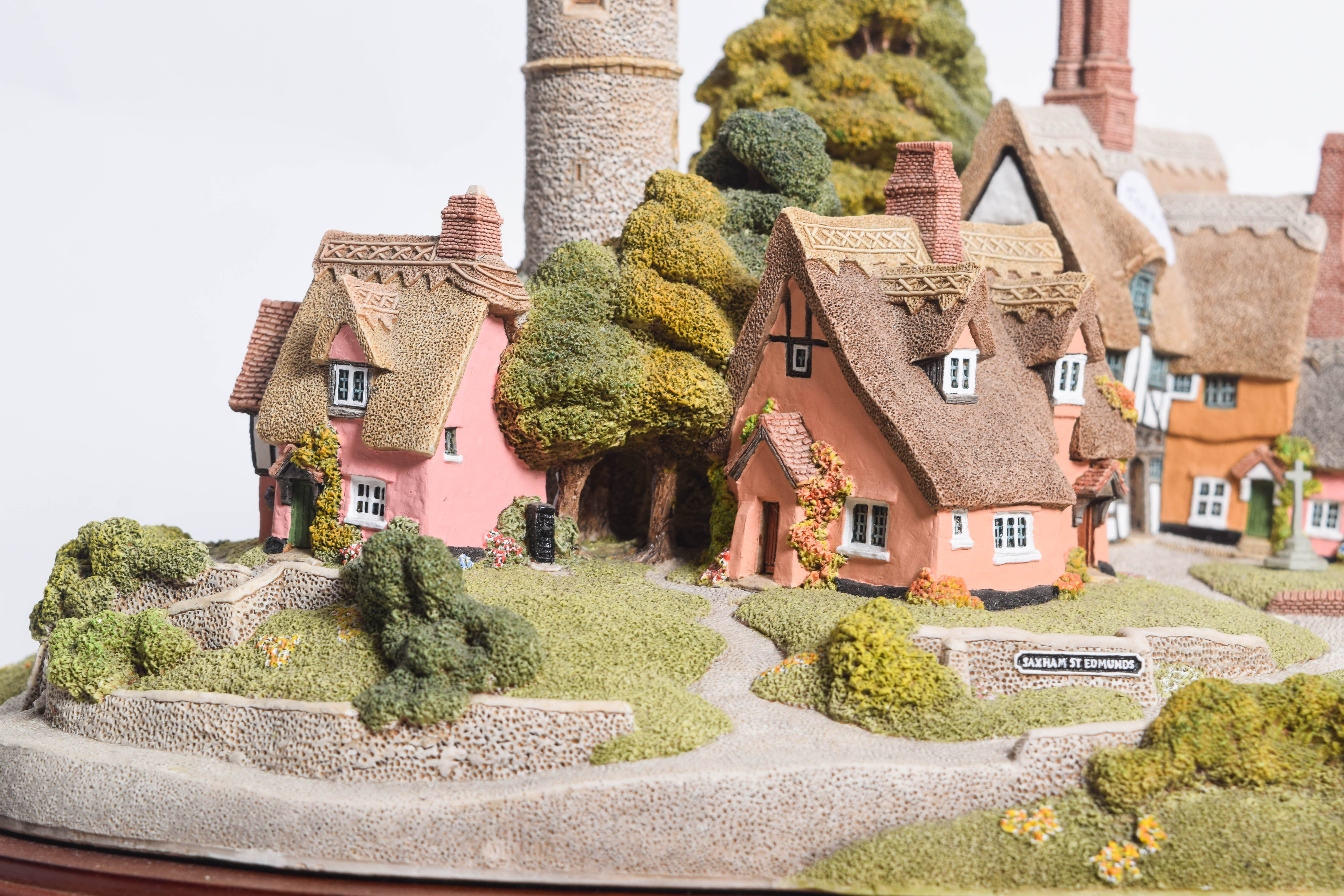 Lilliput Lane "Saxham St. Edmunds" Figurine