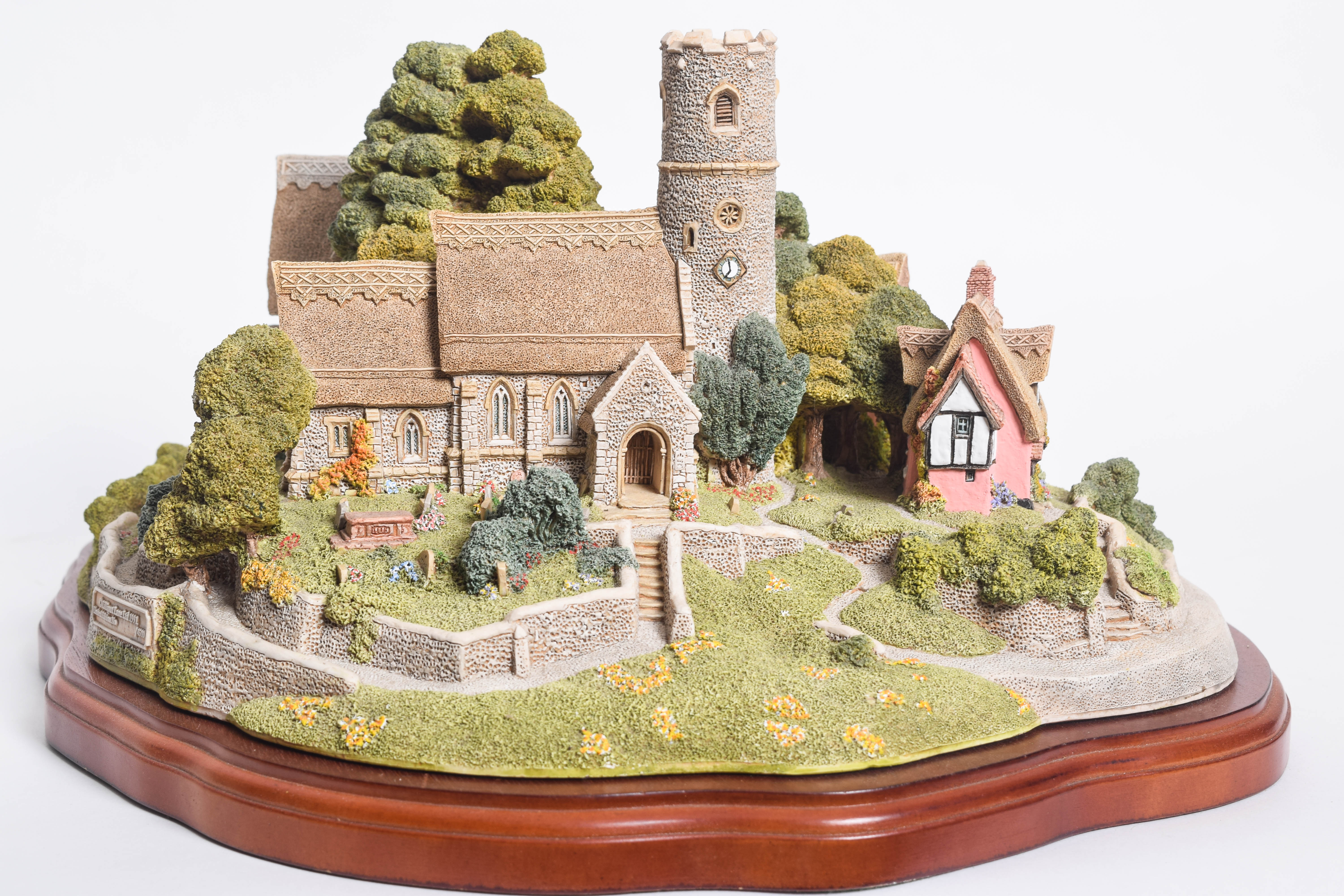 Lilliput Lane "Saxham St. Edmunds" Figurine
