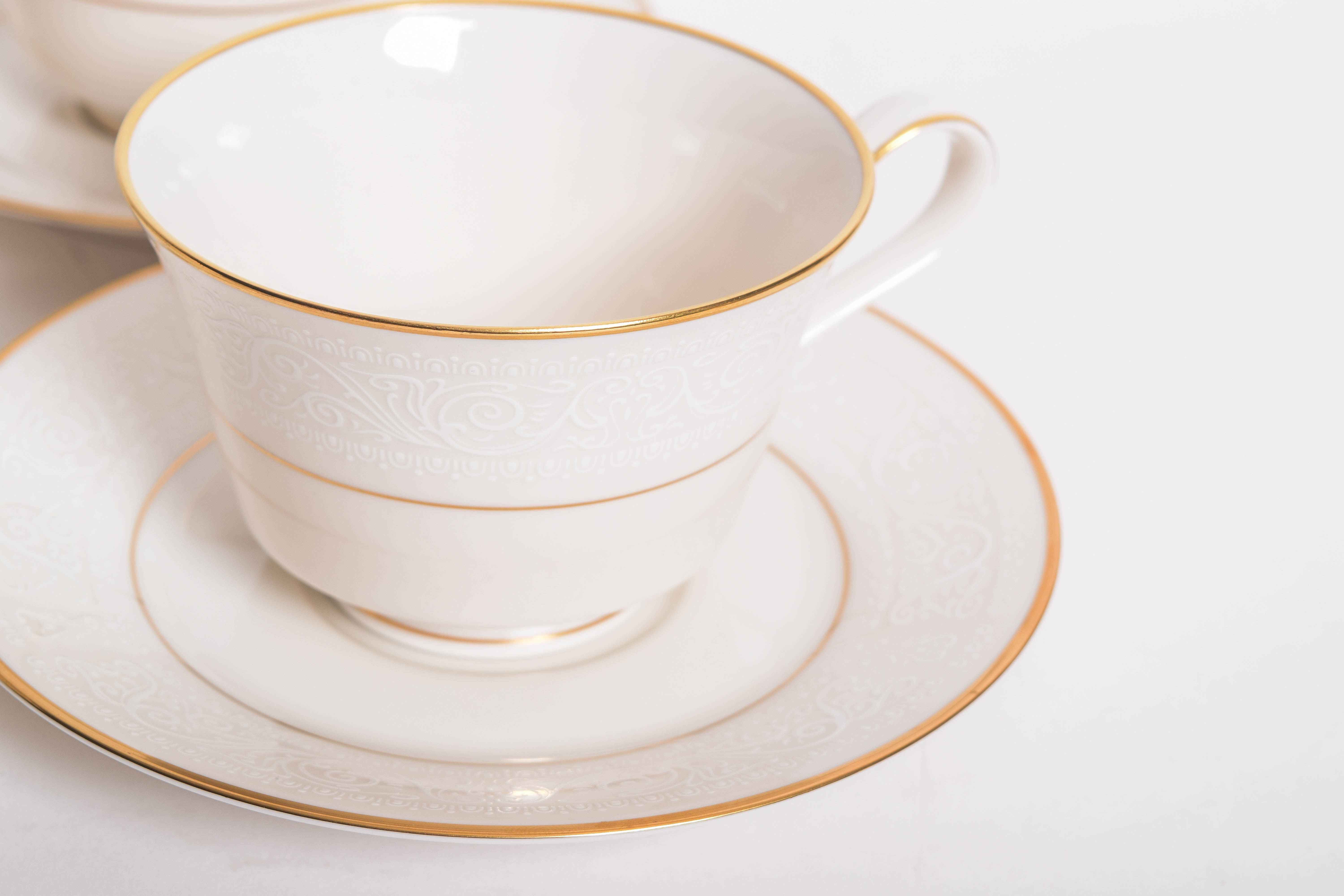 Noritake "Tulane" Ivory China Dinner Service for Eight
