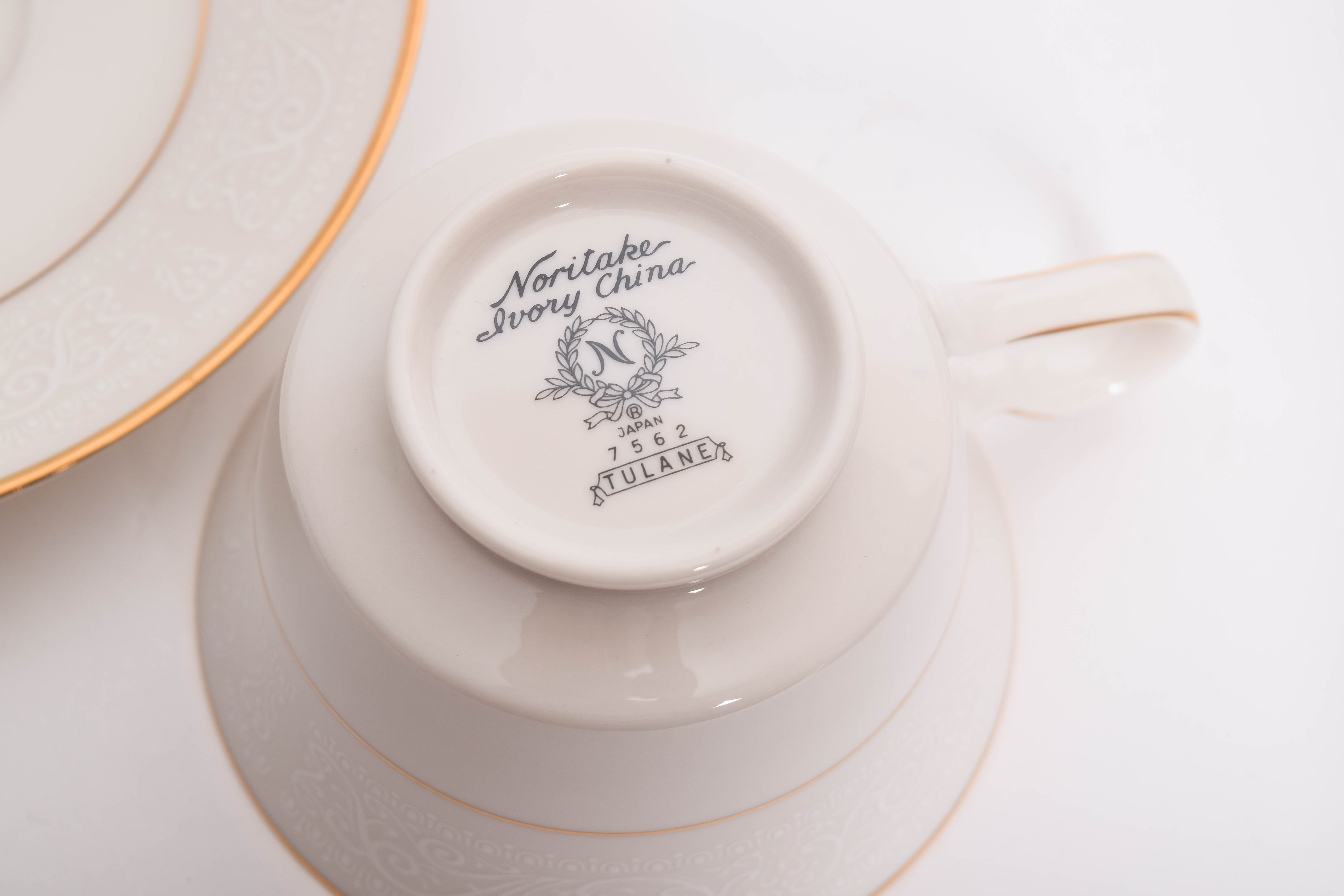 Noritake "Tulane" Ivory China Dinner Service for Eight