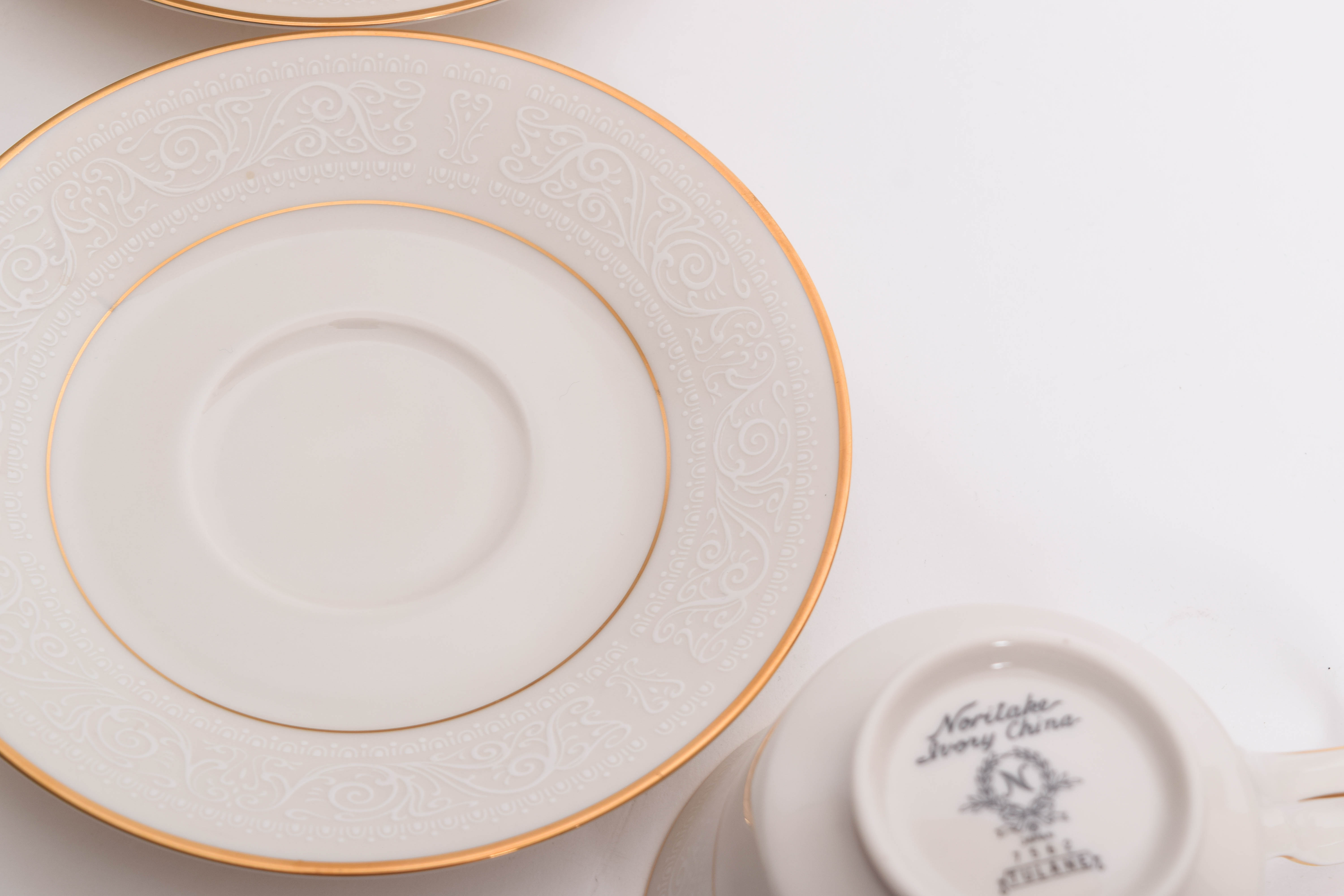 Noritake "Tulane" Ivory China Dinner Service for Eight