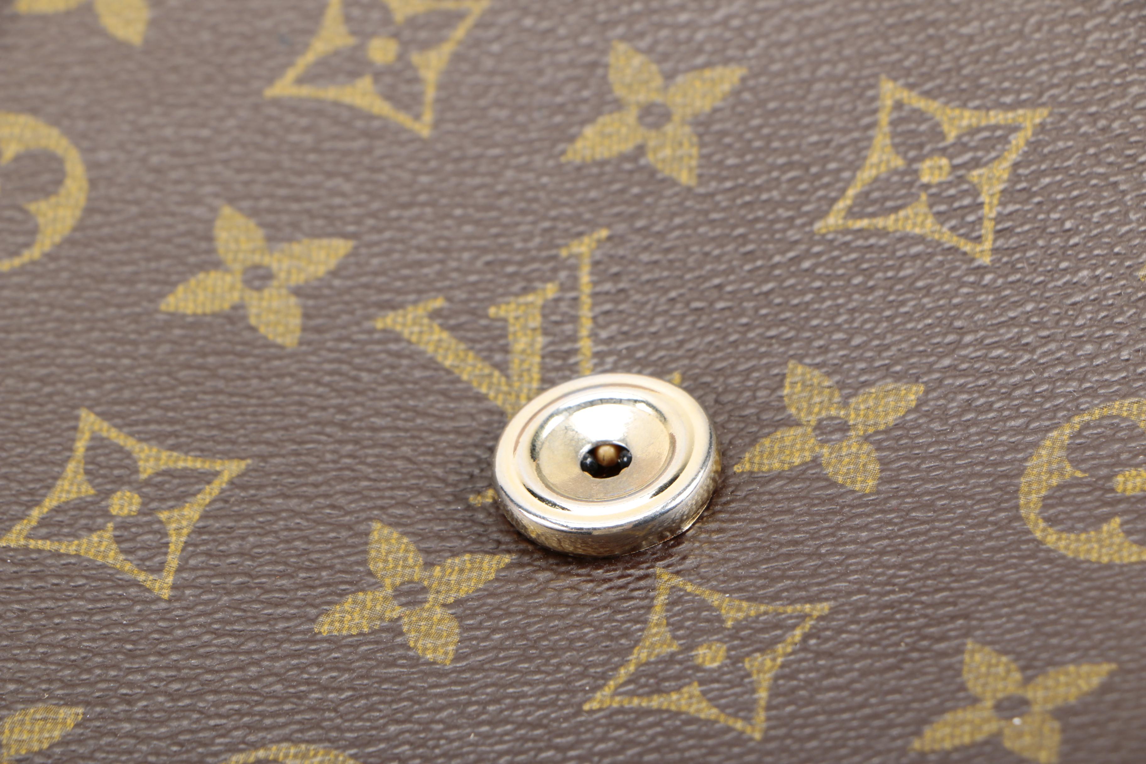 Louis Vuitton Saint Cloud Messenger Bag