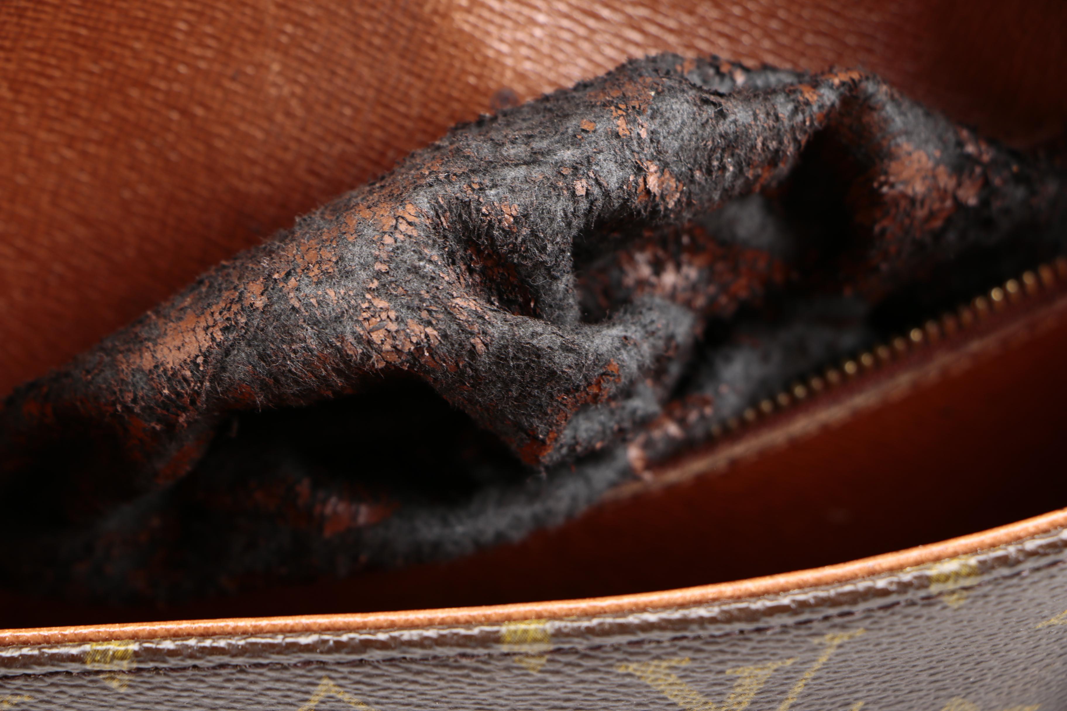 Louis Vuitton Saint Cloud Messenger Bag