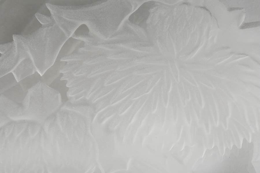 Hoya "Flower of the Month" Frosted Crystal Plate by T. Yamamoto