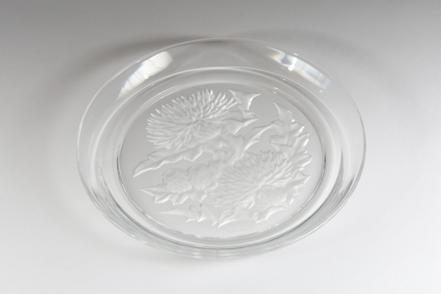 Hoya "Flower of the Month" Frosted Crystal Plate by T. Yamamoto