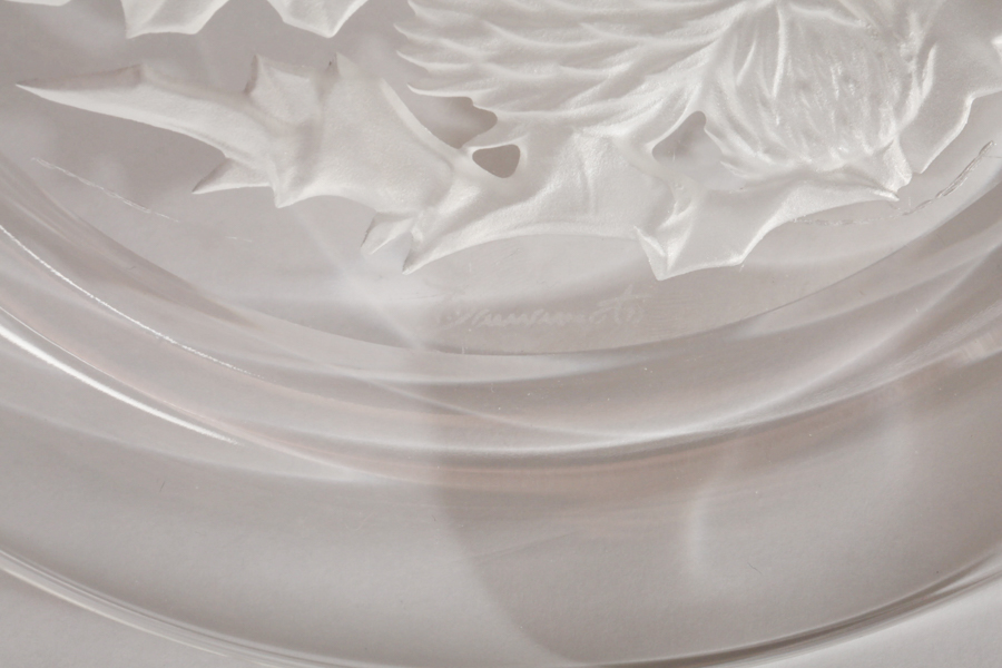 Hoya "Flower of the Month" Frosted Crystal Plate by T. Yamamoto