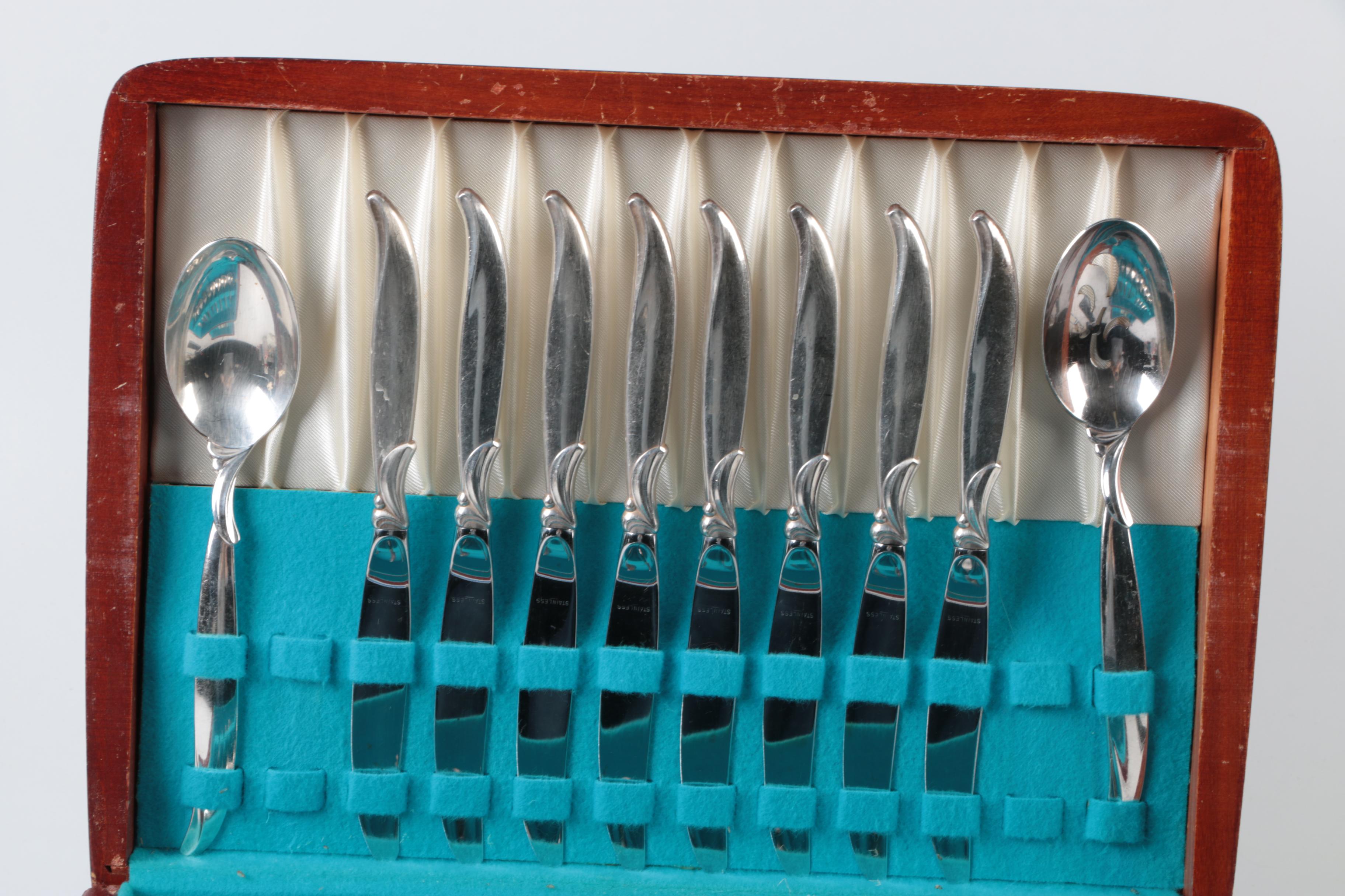 Rogers Bros. "Flair" Silver Plated Flatware Set