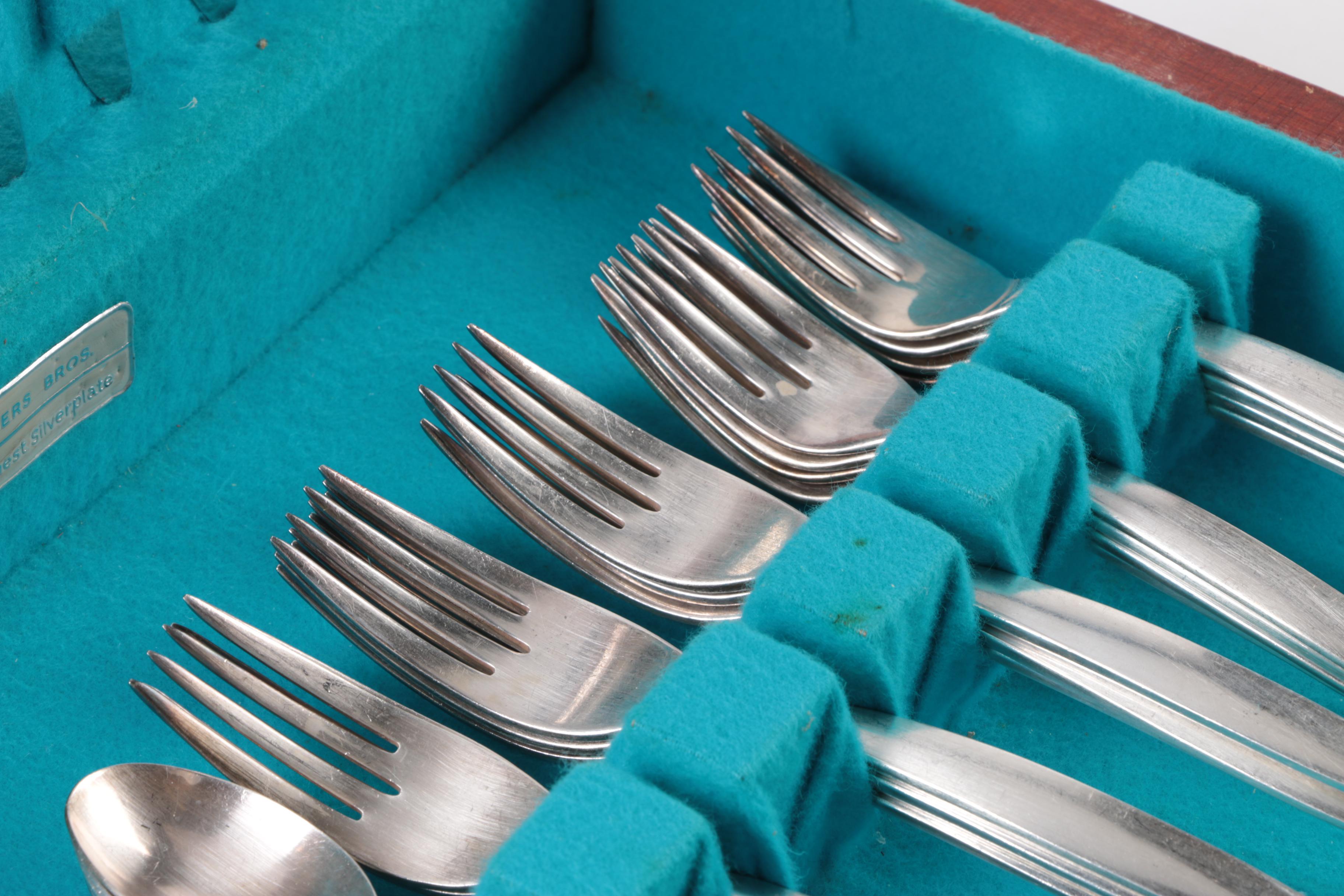 Rogers Bros. "Flair" Silver Plated Flatware Set