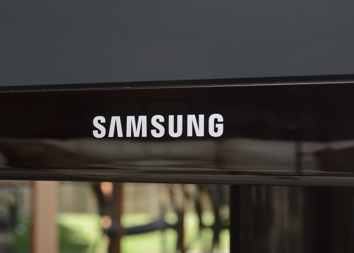 Samsung HDTV, Channel Soundbar, Samsung 3D Blu-ray, Subwoofer and Console