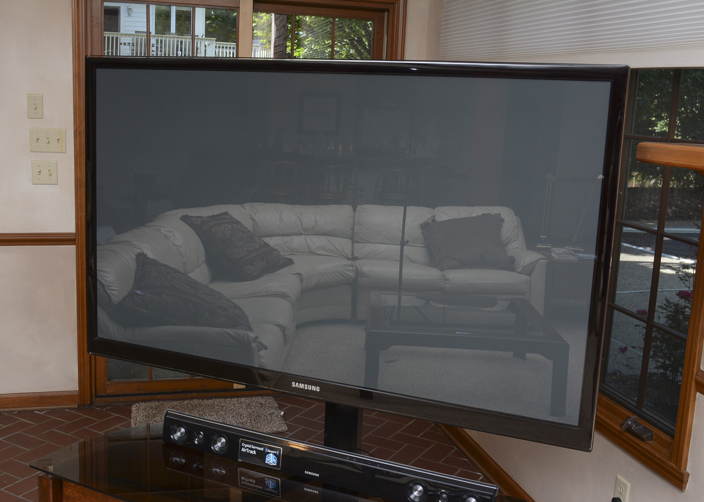 Samsung HDTV, Channel Soundbar, Samsung 3D Blu-ray, Subwoofer and Console