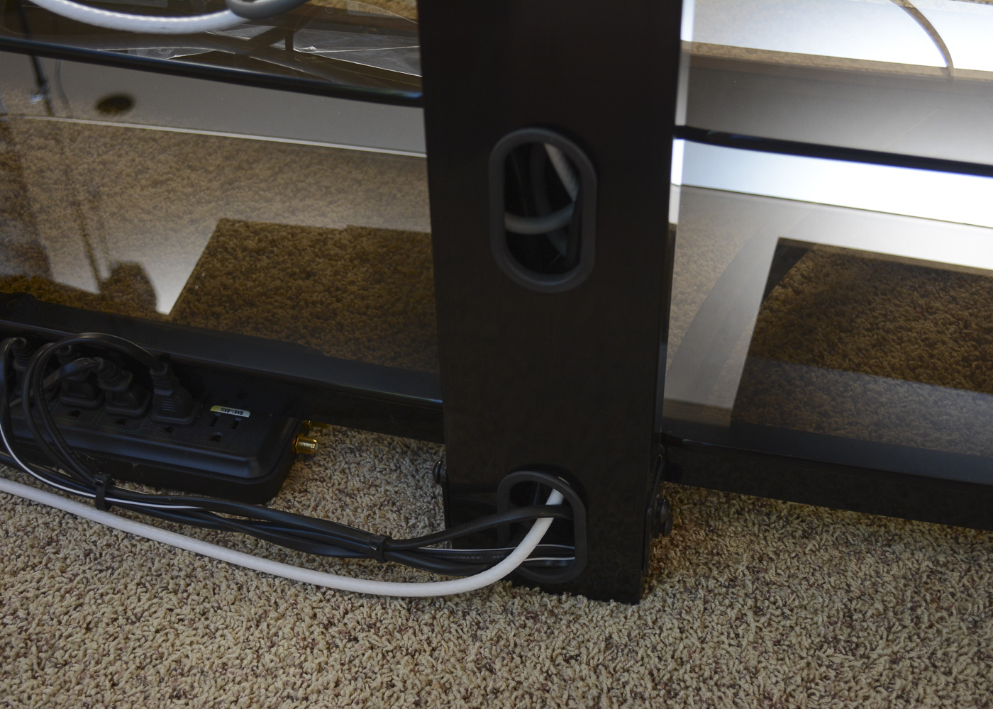 Samsung HDTV, Channel Soundbar, Samsung 3D Blu-ray, Subwoofer and Console