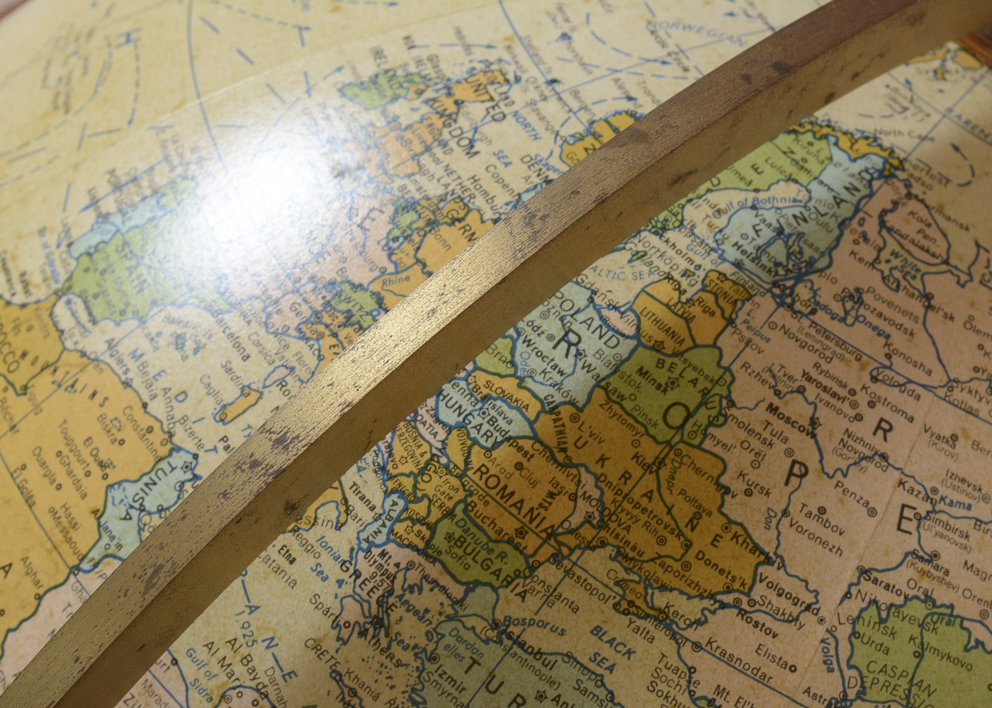 20" Heirloom Illuminated Floor Globe by Replogle